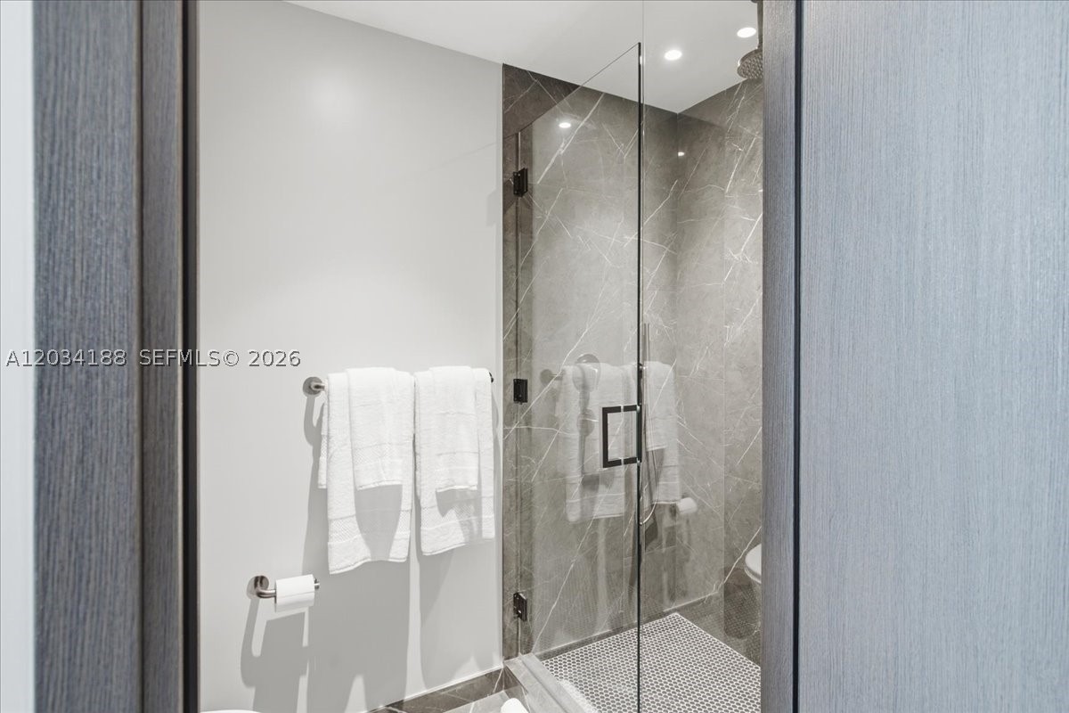 image E11EVEN Hotel & Residences8