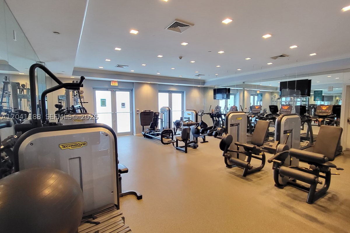 image St Tropez Sunny Isles40