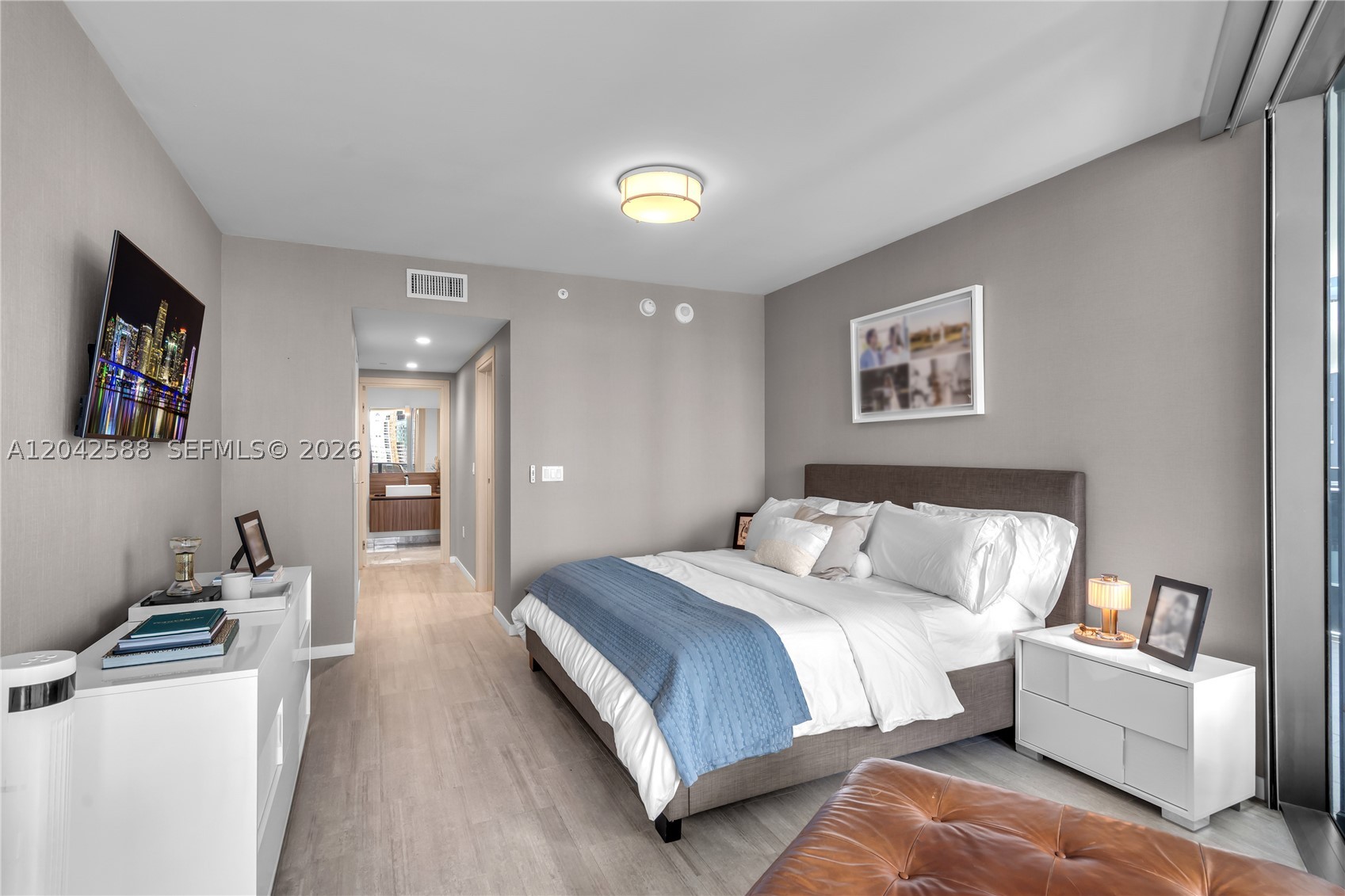 1000 Brickell Plz #2402 Miami, FL 33131