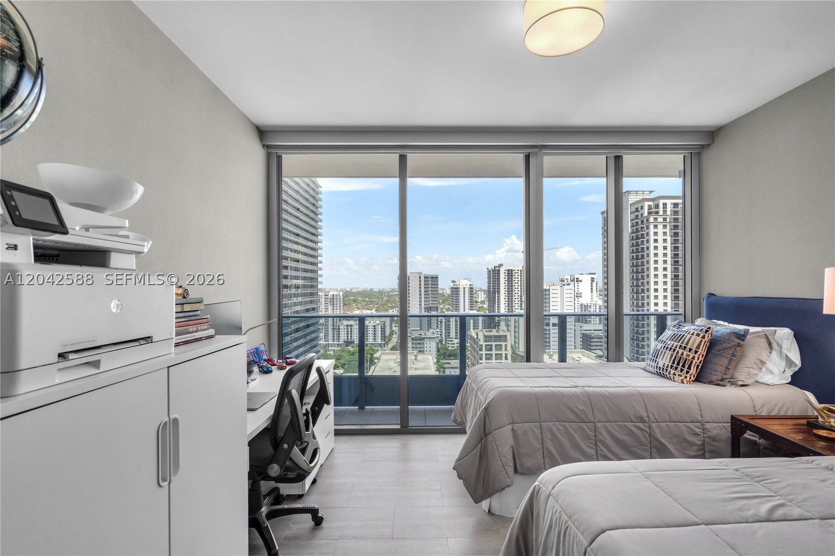 1000 Brickell Plz #2402 Miami, FL 33131