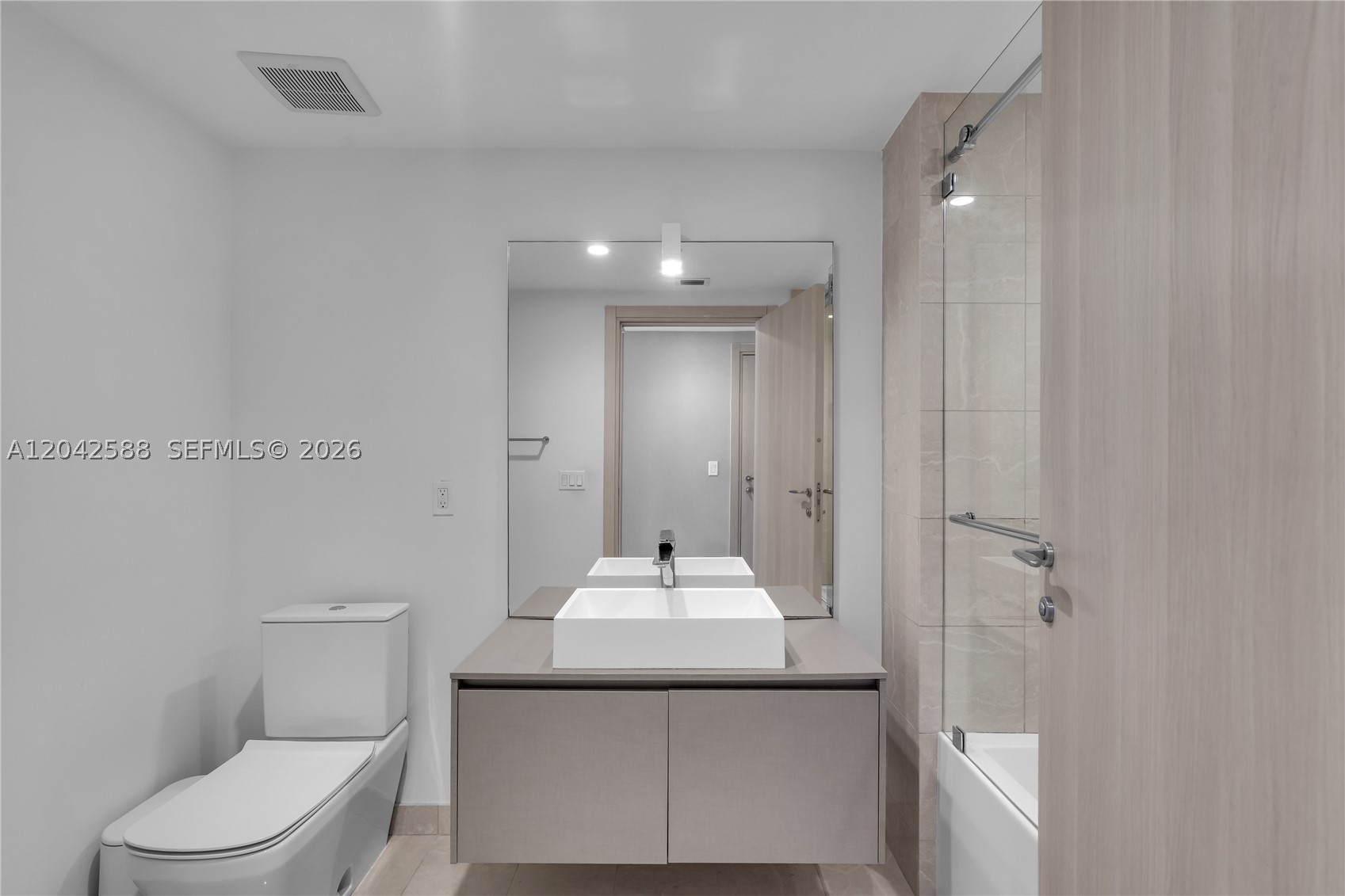 1000 Brickell Plz #2402 Miami, FL 33131