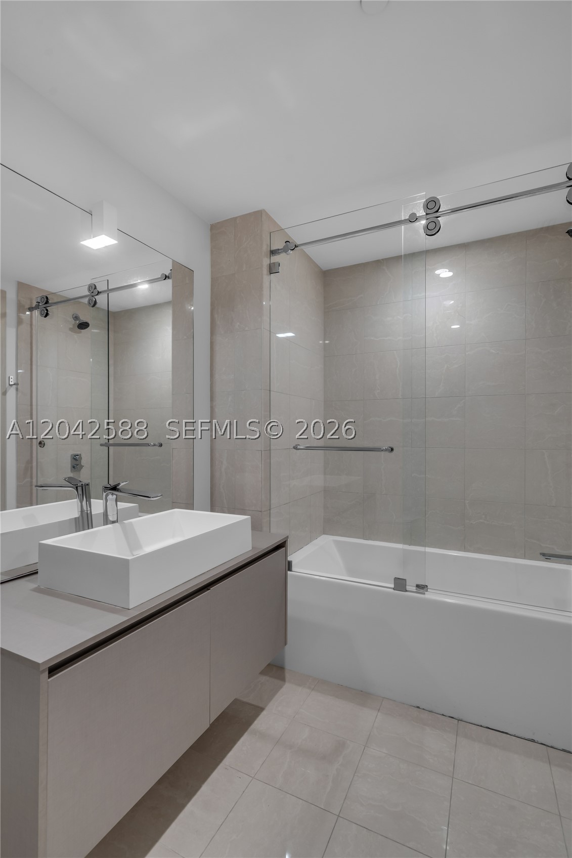 1000 Brickell Plz #2402 Miami, FL 33131