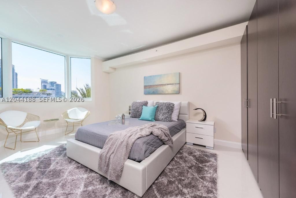 300 S Pointe Dr #706 Miami Beach, FL 33139