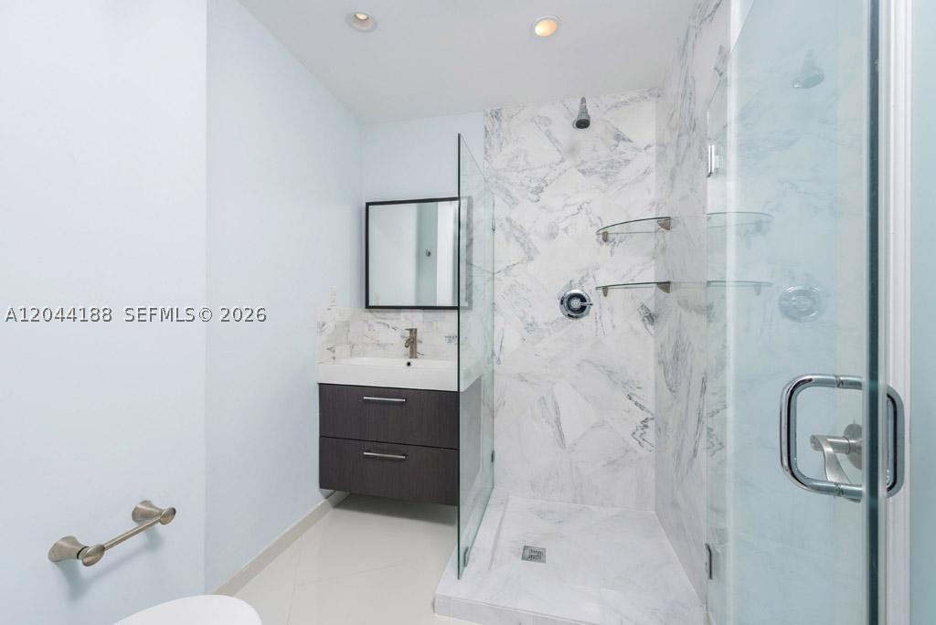 300 S Pointe Dr #706 Miami Beach, FL 33139