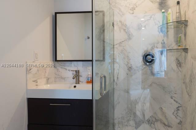 300 S Pointe Dr #706 Miami Beach, FL 33139