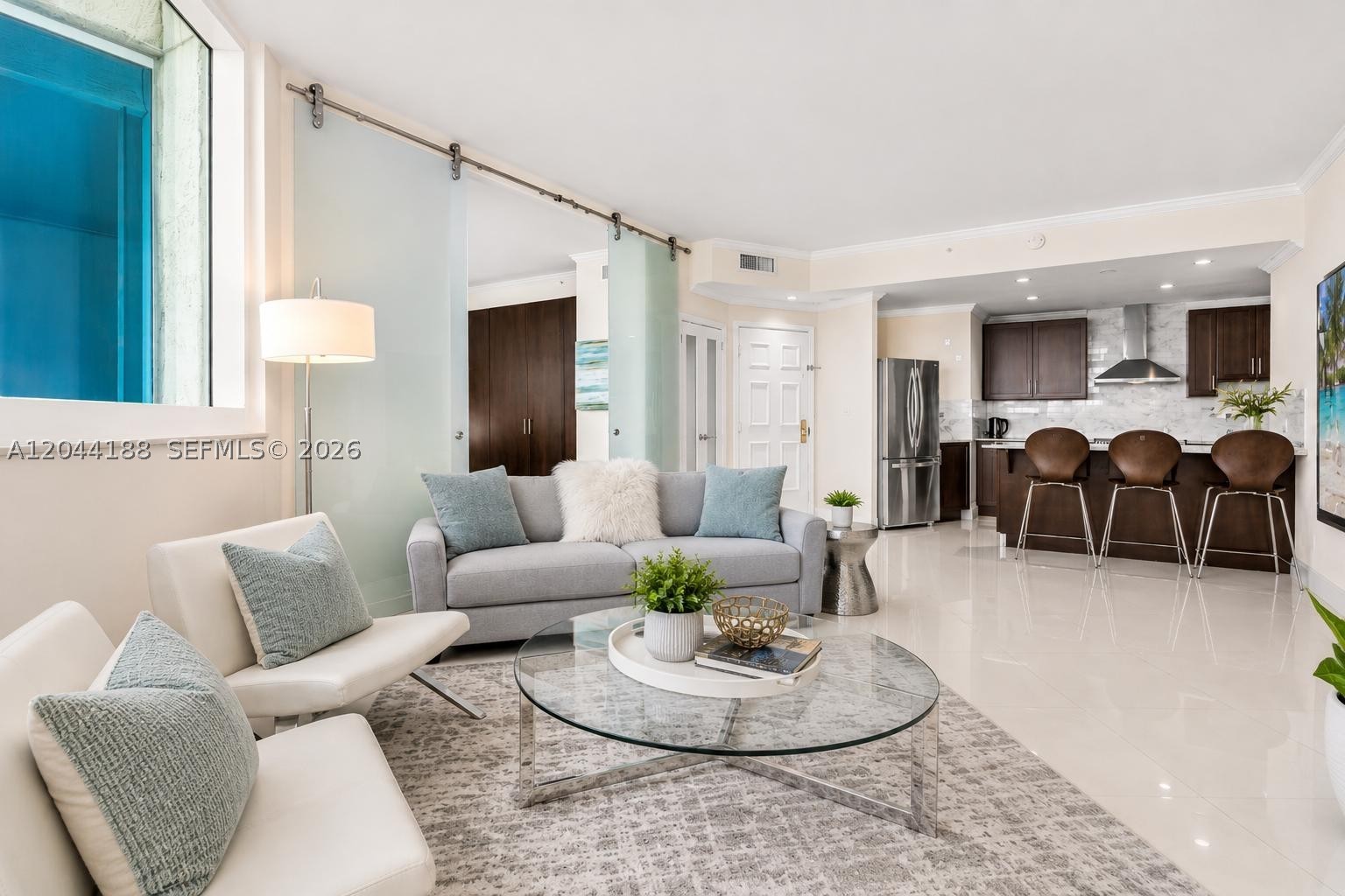 300 S Pointe Dr #706 Miami Beach, FL 33139