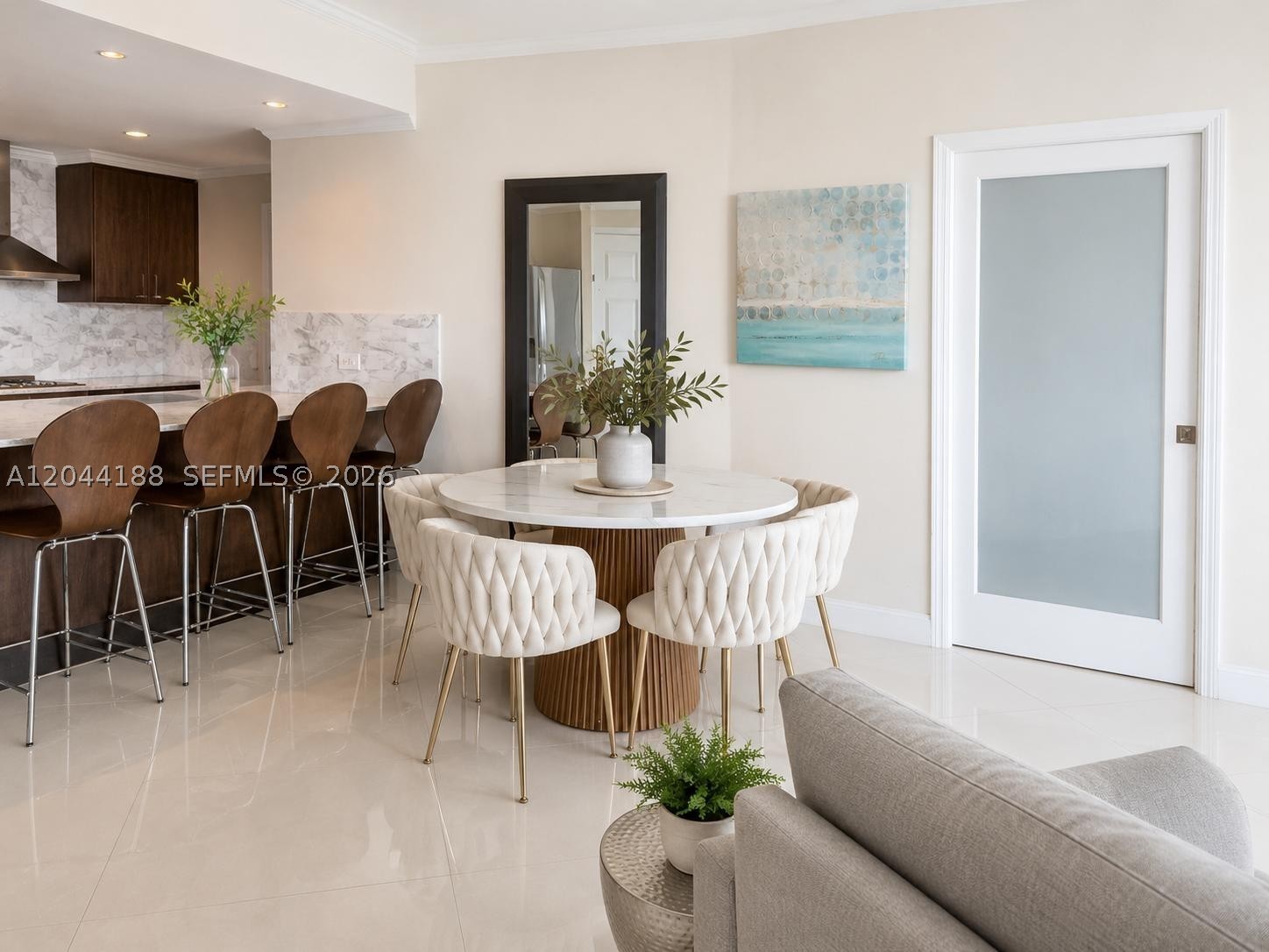 300 S Pointe Dr #706 Miami Beach, FL 33139