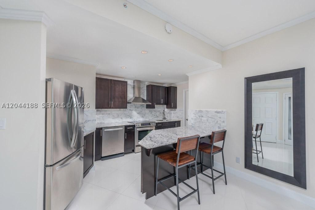 300 S Pointe Dr #706 Miami Beach, FL 33139
