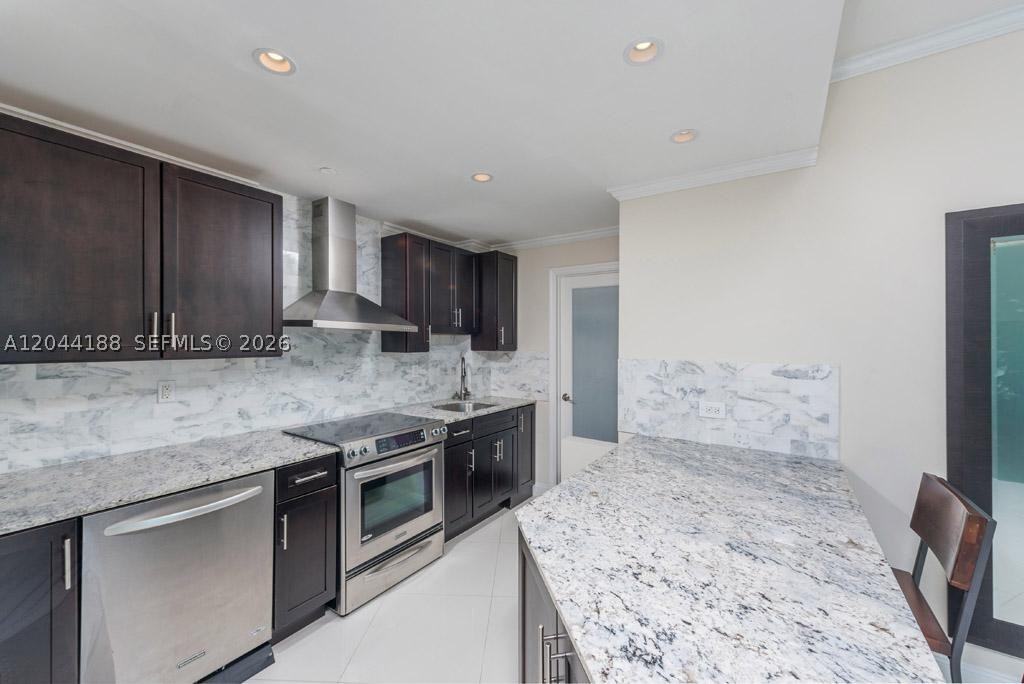 300 S Pointe Dr #706 Miami Beach, FL 33139