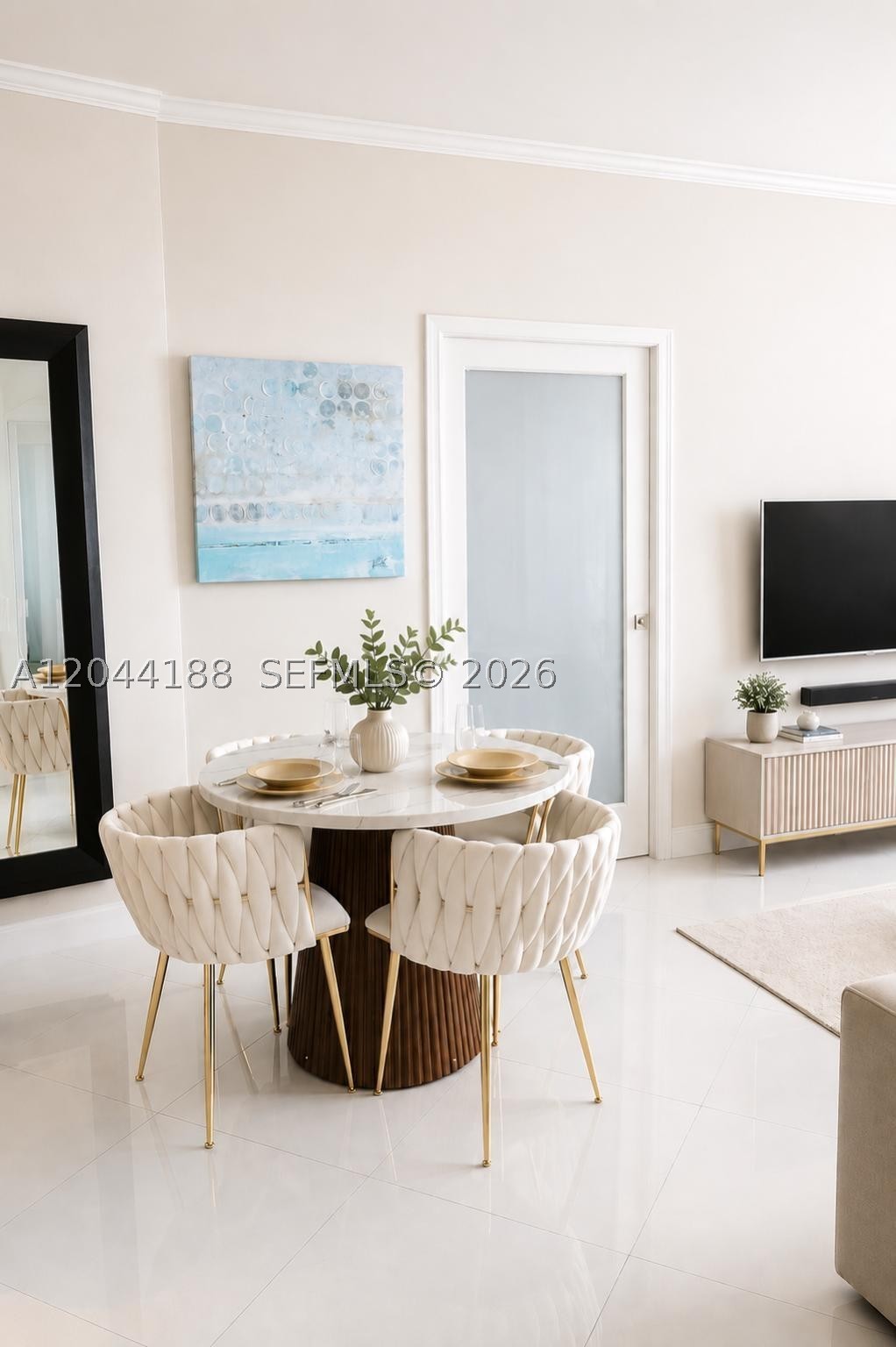 300 S Pointe Dr #706 Miami Beach, FL 33139