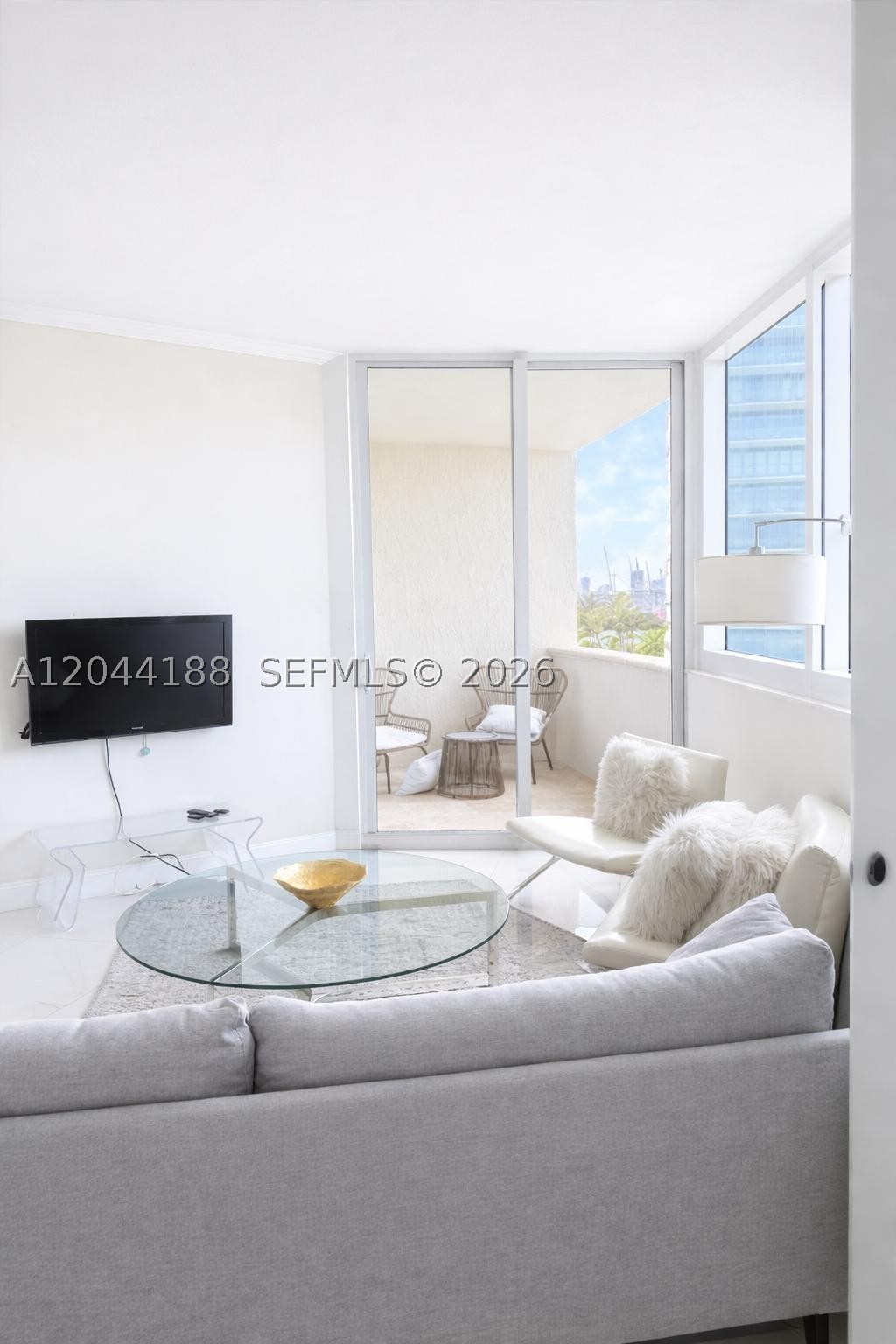 300 S Pointe Dr #706 Miami Beach, FL 33139