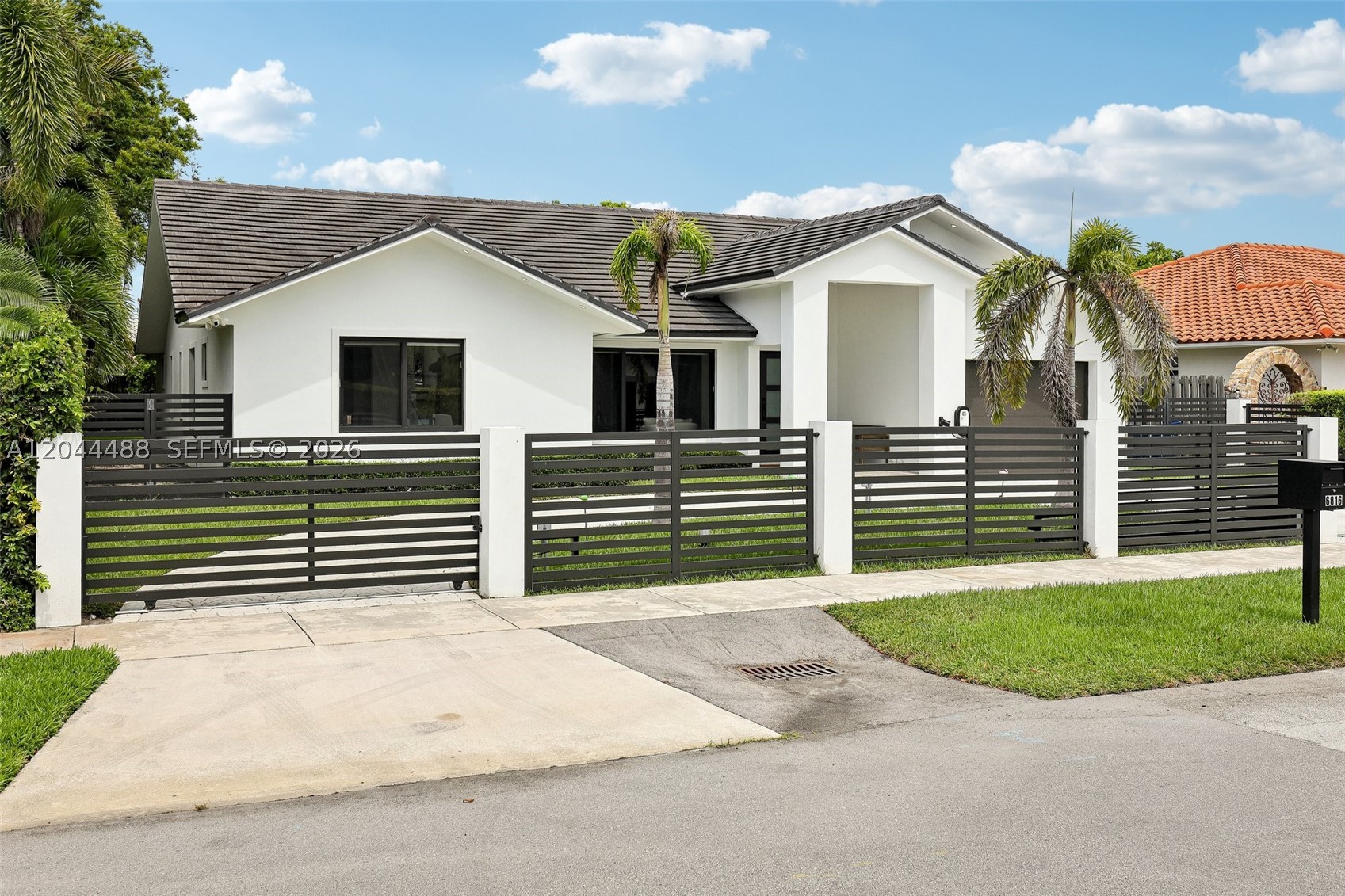 6816 SW 89th Ct Miami, FL 33173