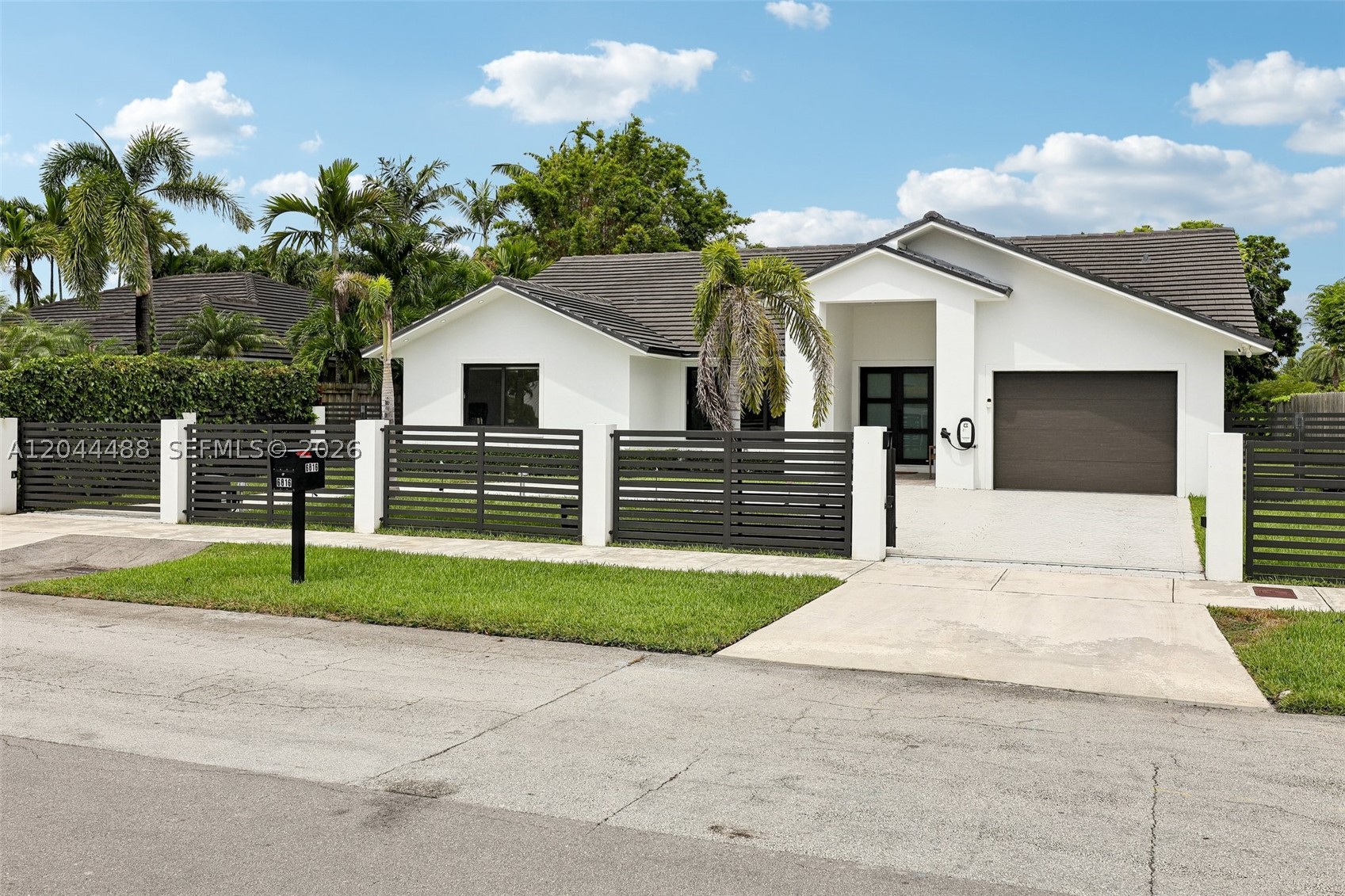 6816 SW 89th Ct Miami, FL 33173