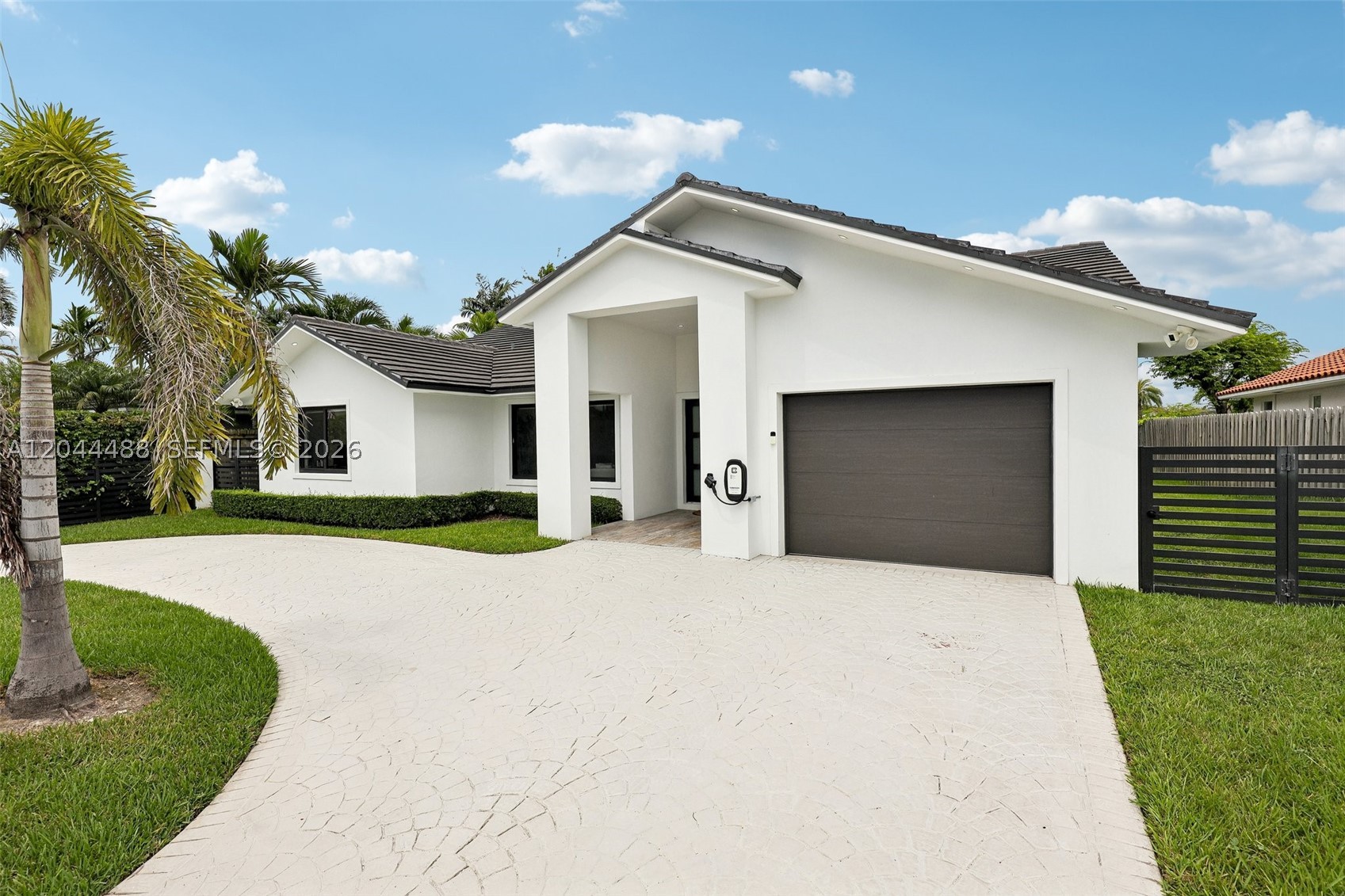 6816 SW 89th Ct Miami, FL 33173