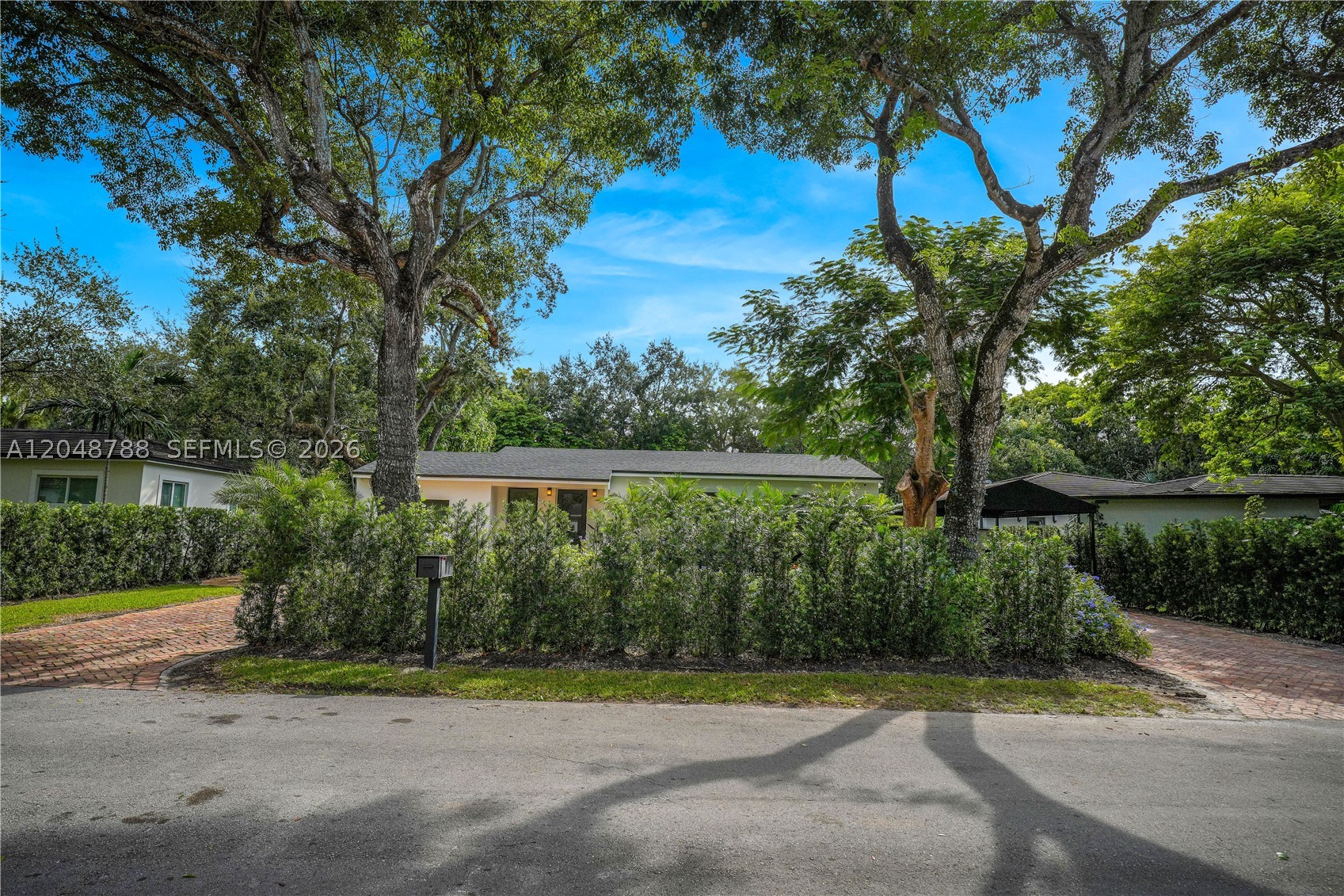 7521 SW 63rd Ct South Miami, FL 33143