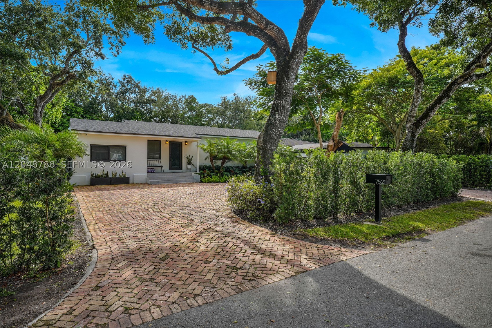 7521 SW 63rd Ct South Miami, FL 33143