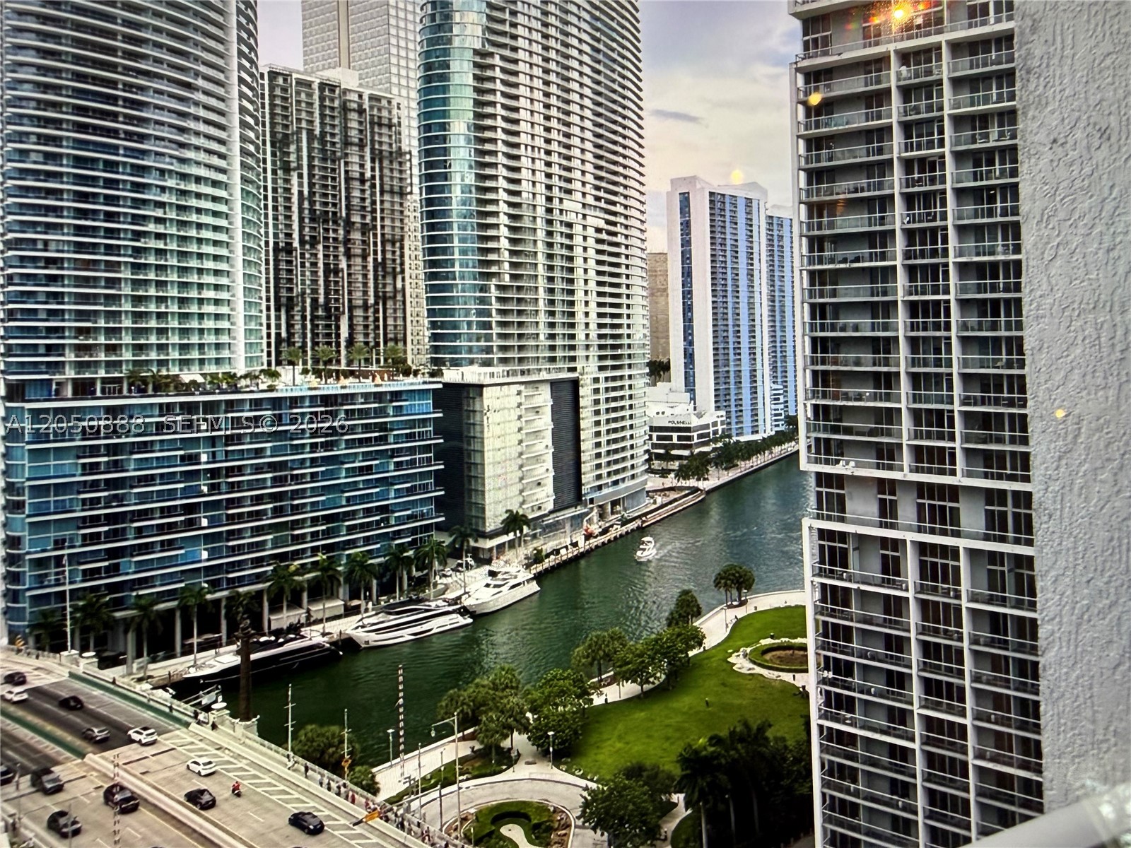 500 Brickell Ave #2003
