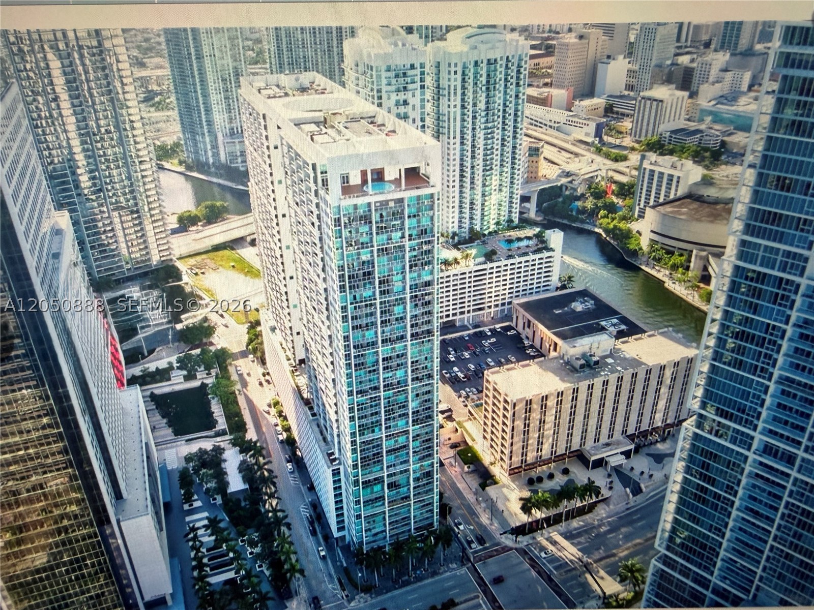 image 500 Brickell East11
