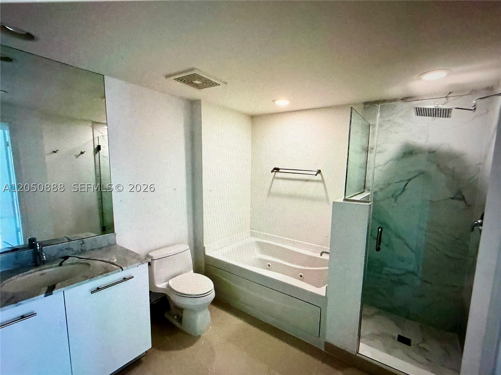 image 500 Brickell East4
