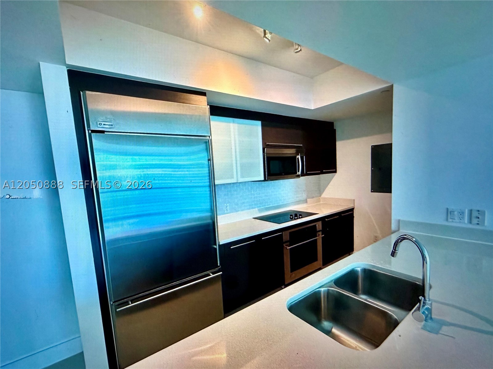 image 500 Brickell East5