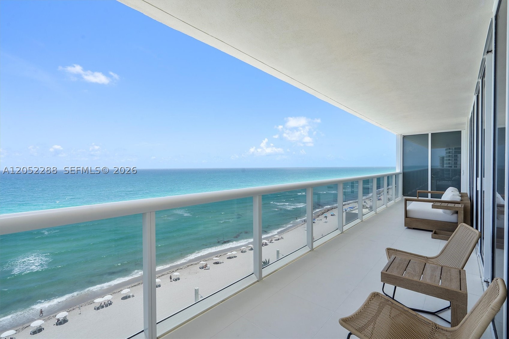 image Beach Club 29