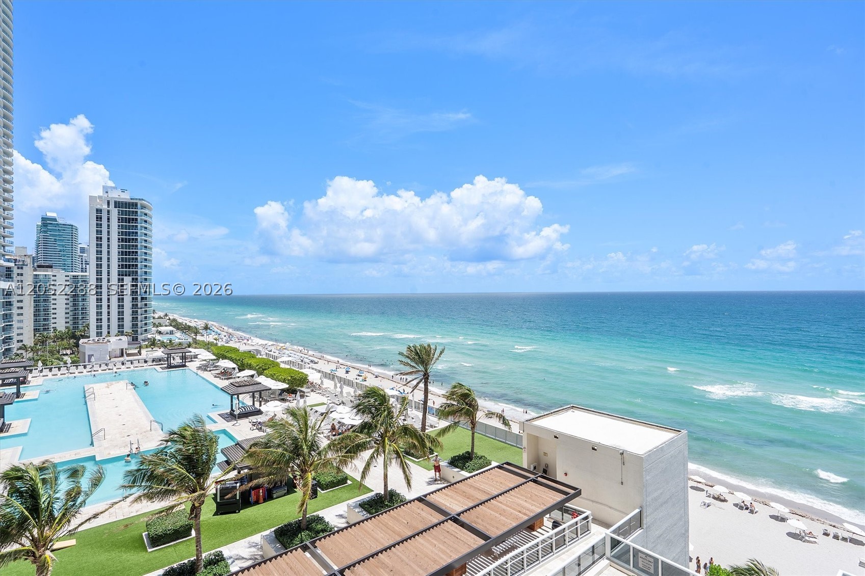 image Beach Club 212