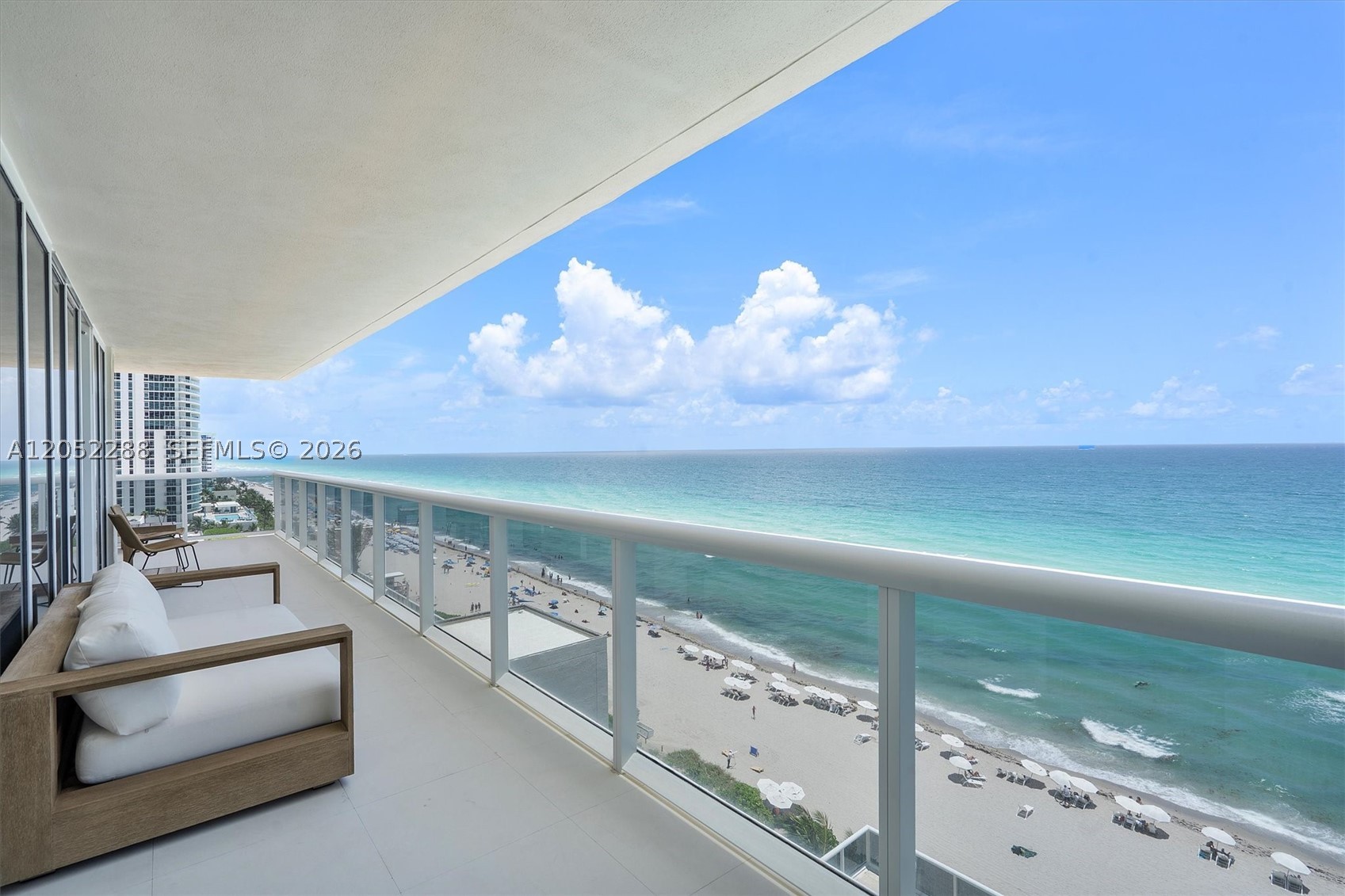 image Beach Club 213