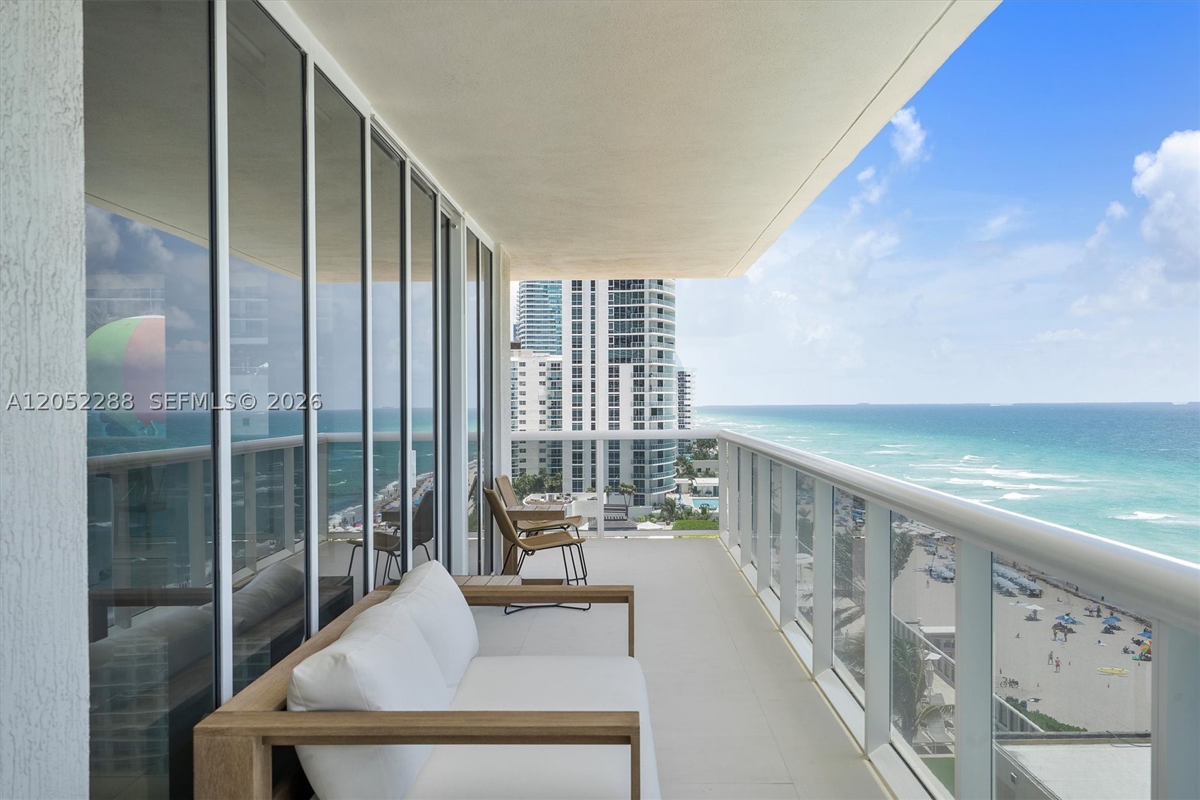 image Beach Club 215