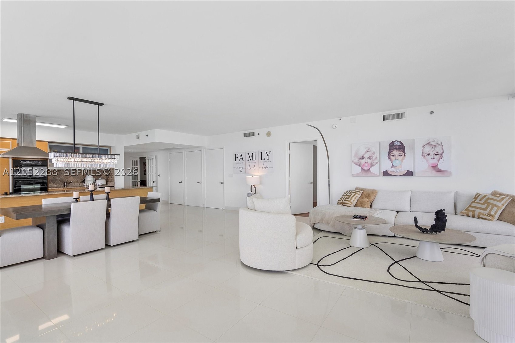 image Beach Club 228