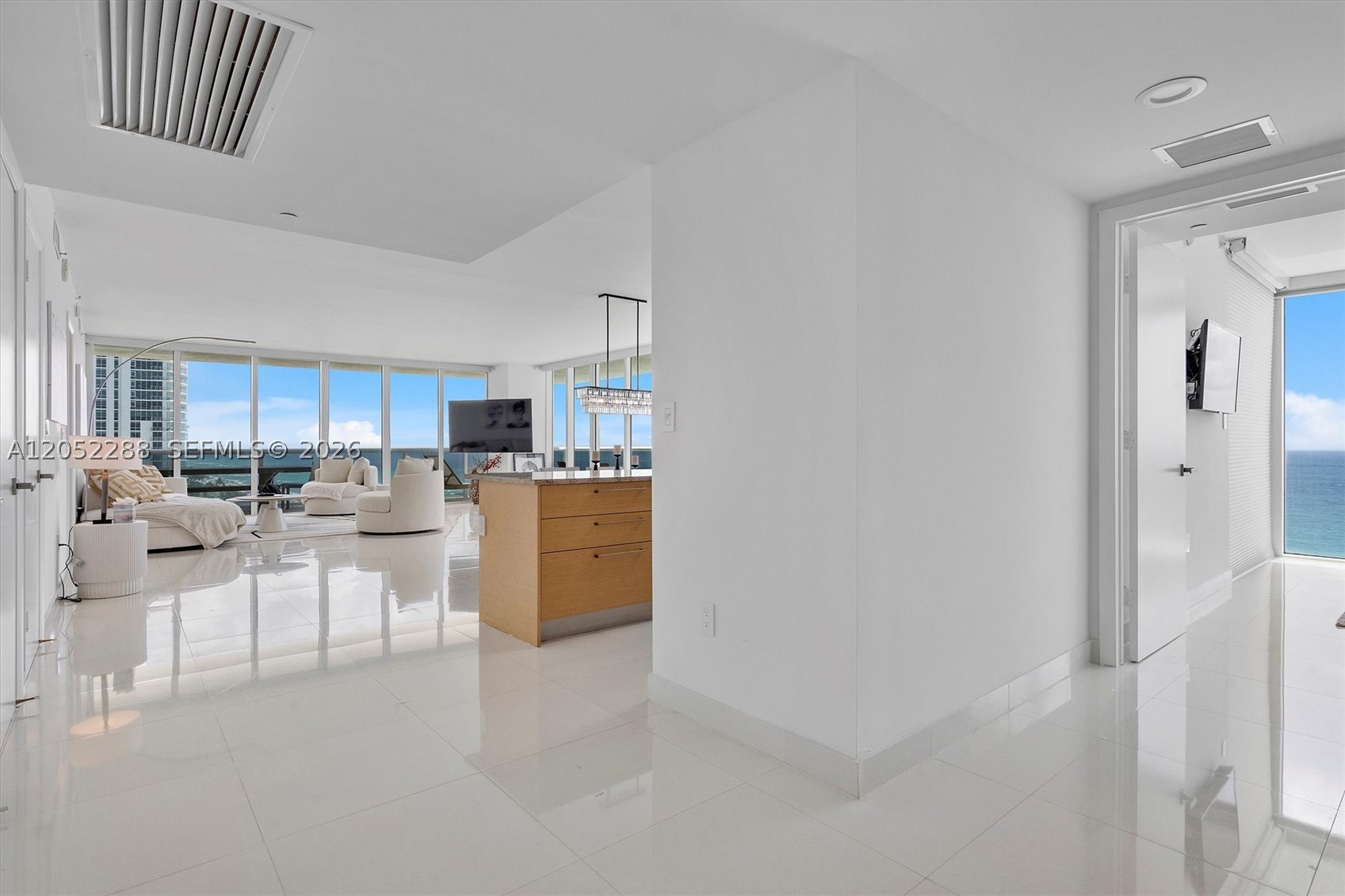 image Beach Club 245