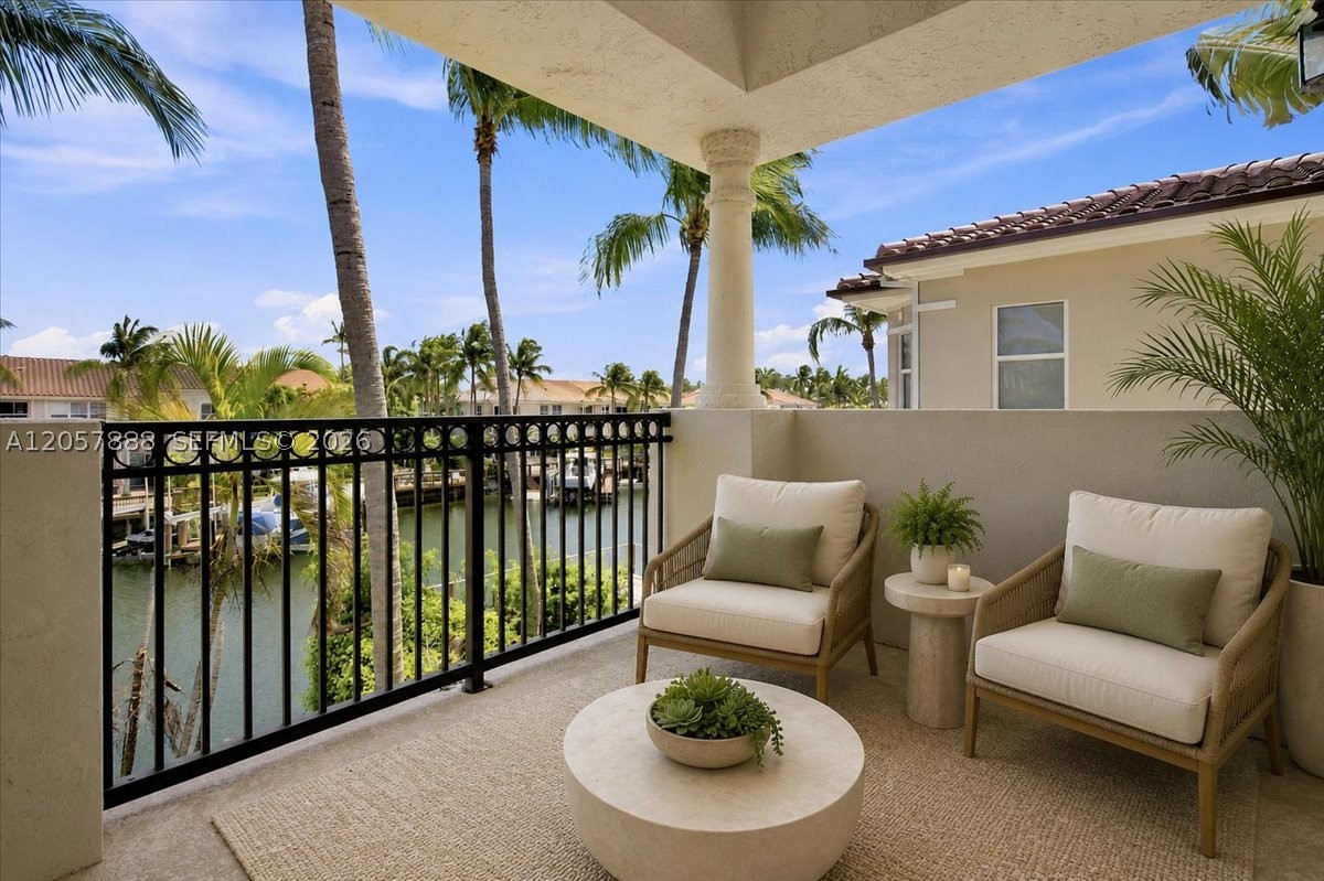 996 Sanibel Dr Hollywood, FL 33019