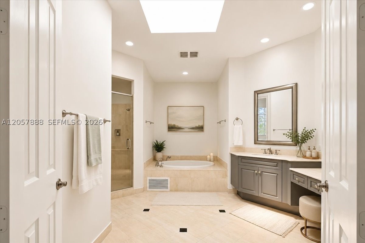 996 Sanibel Dr Hollywood, FL 33019