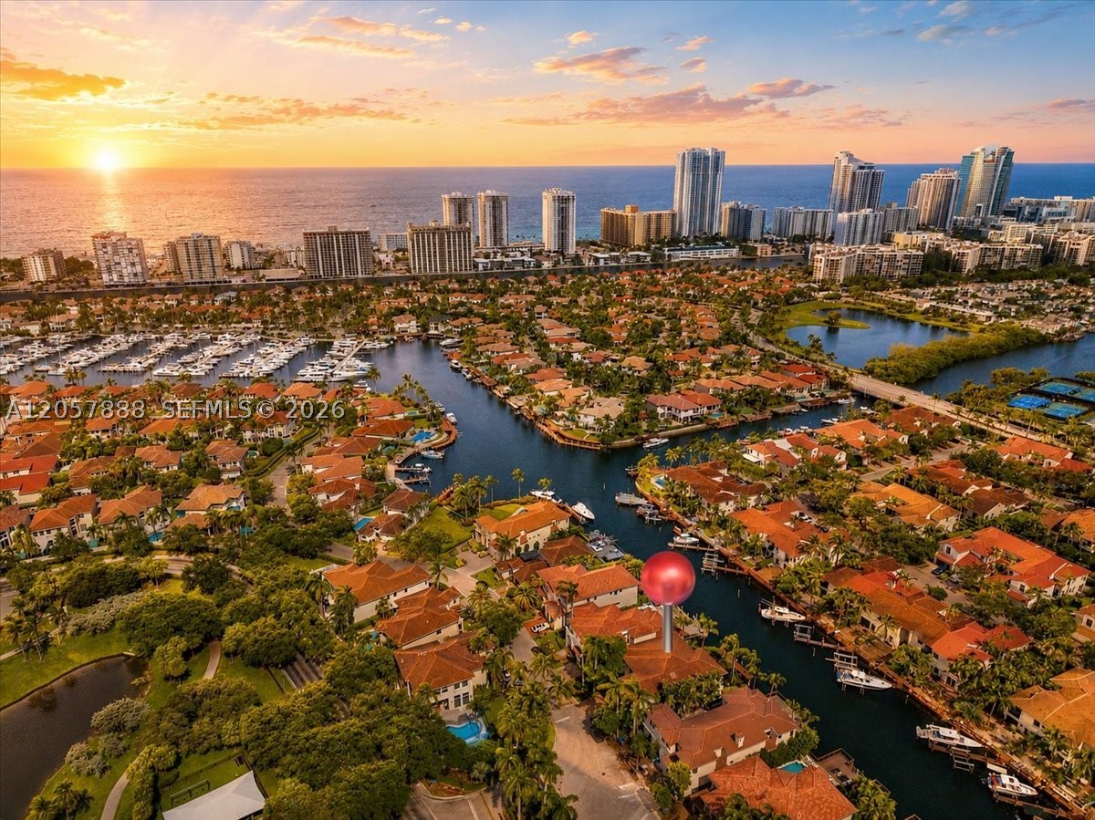 996 Sanibel Dr Hollywood, FL 33019