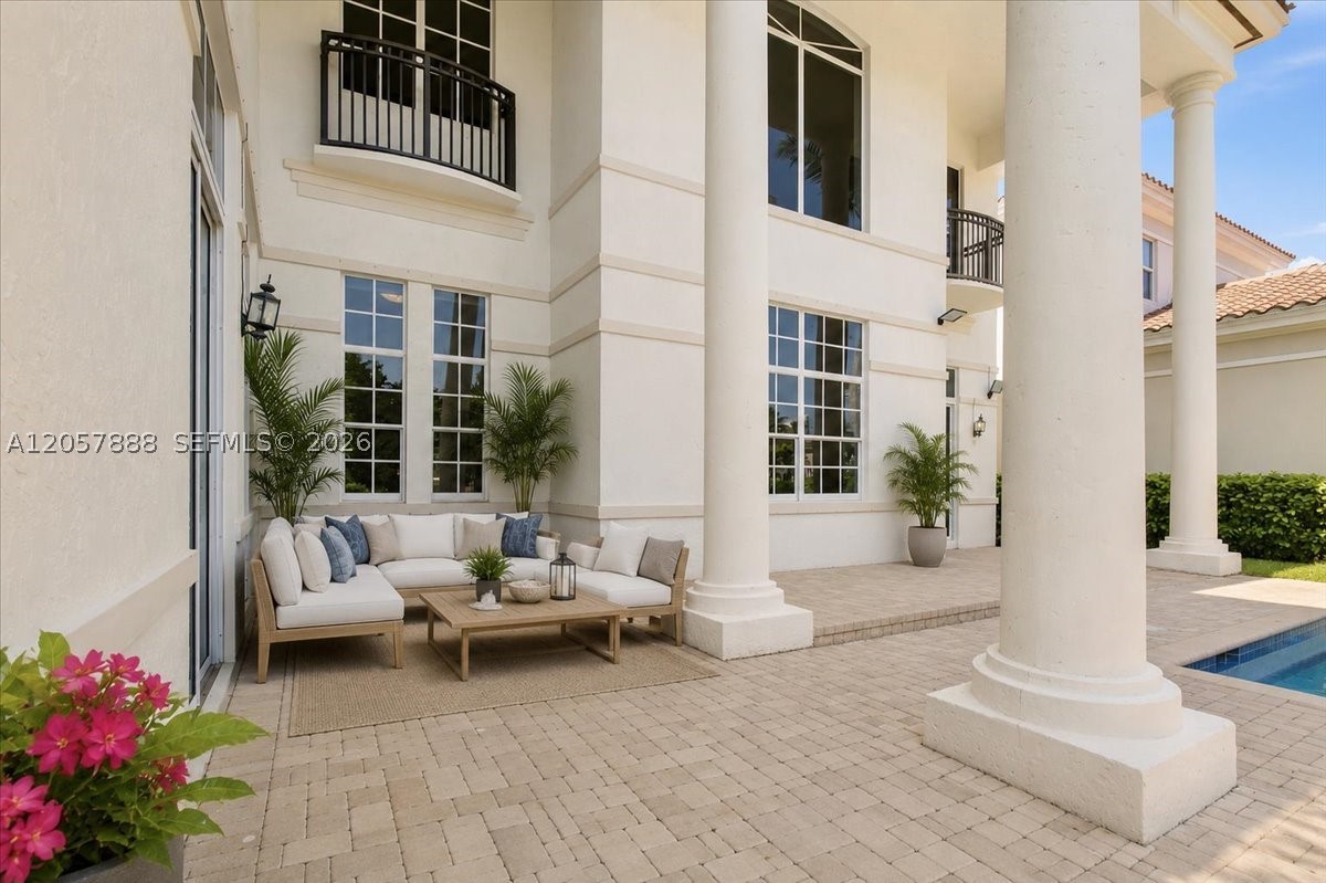 996 Sanibel Dr Hollywood, FL 33019