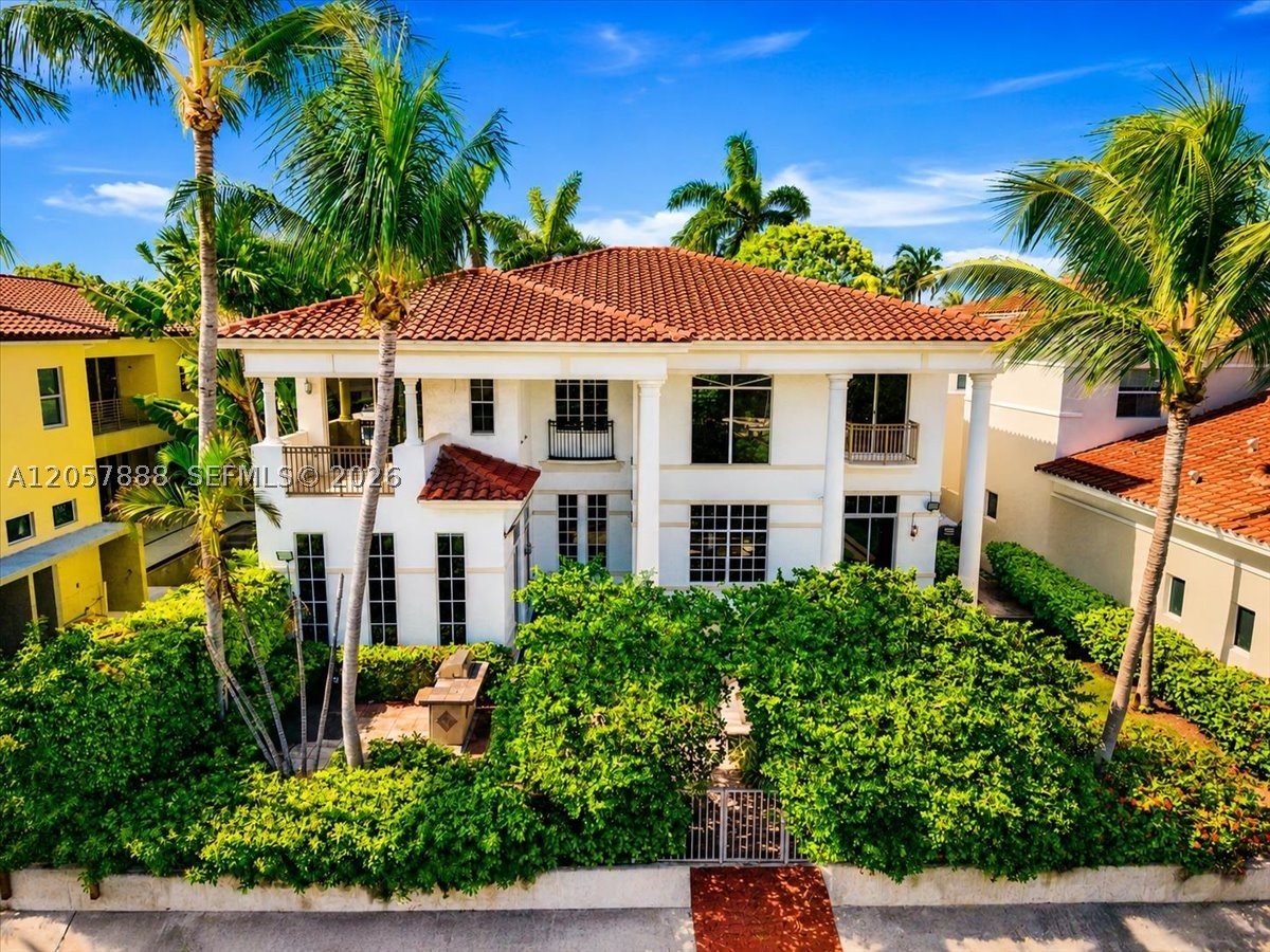 996 Sanibel Dr Hollywood, FL 33019