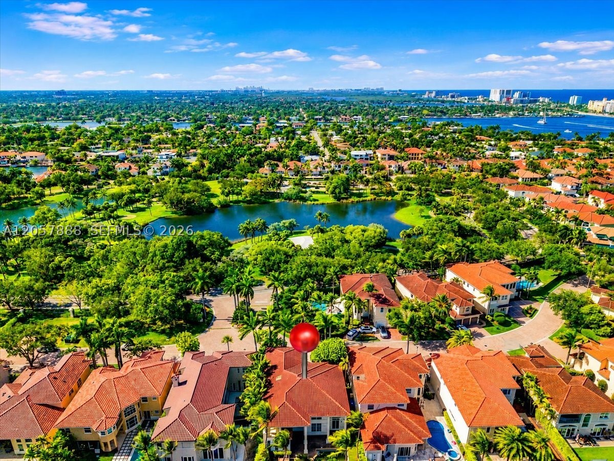 996 Sanibel Dr Hollywood, FL 33019