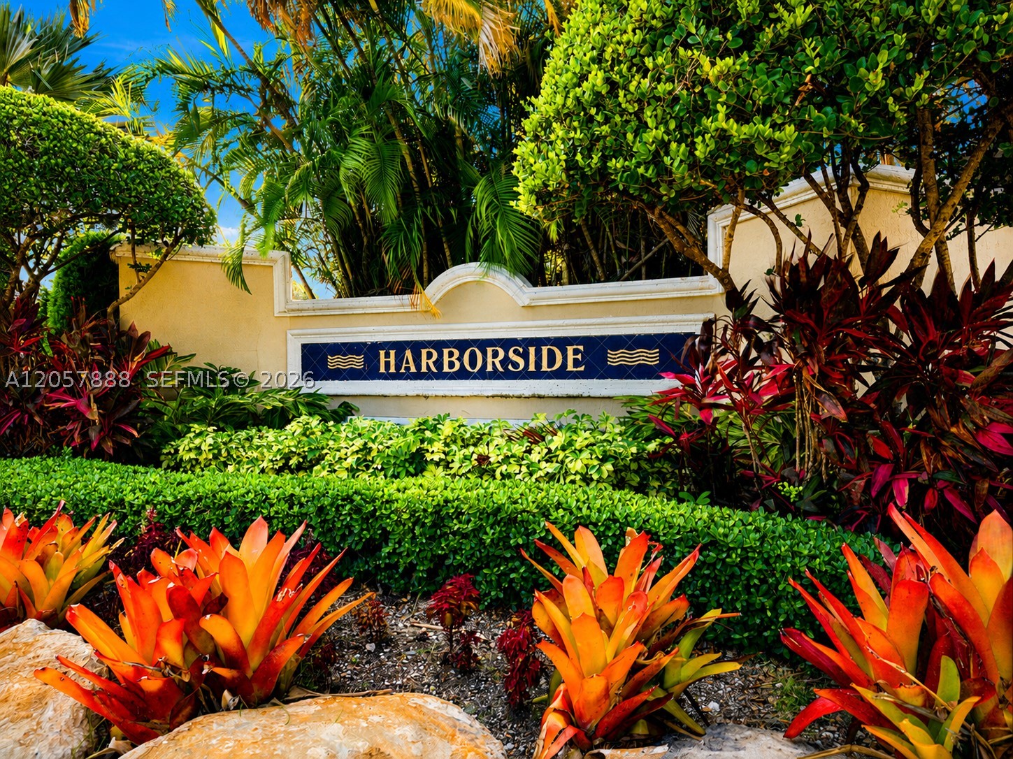 996 Sanibel Dr Hollywood, FL 33019