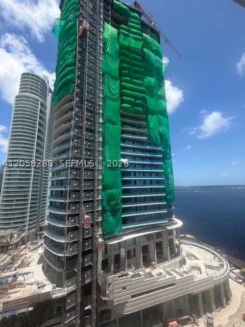 image Brickell Place I10