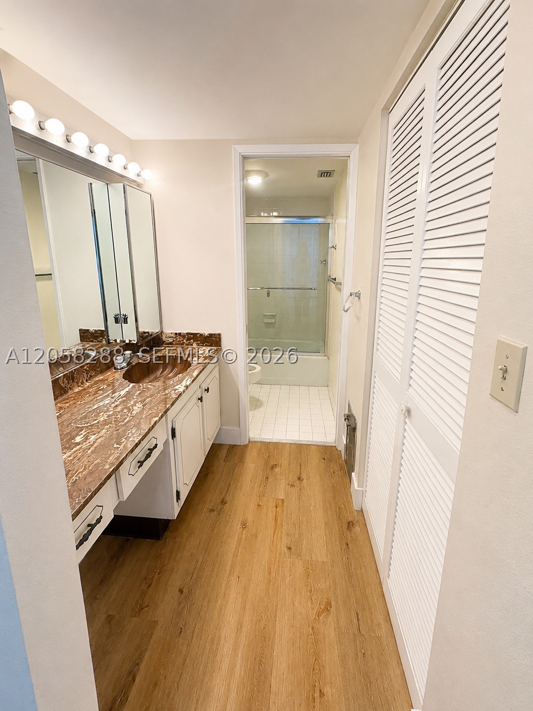 image Brickell Place I1