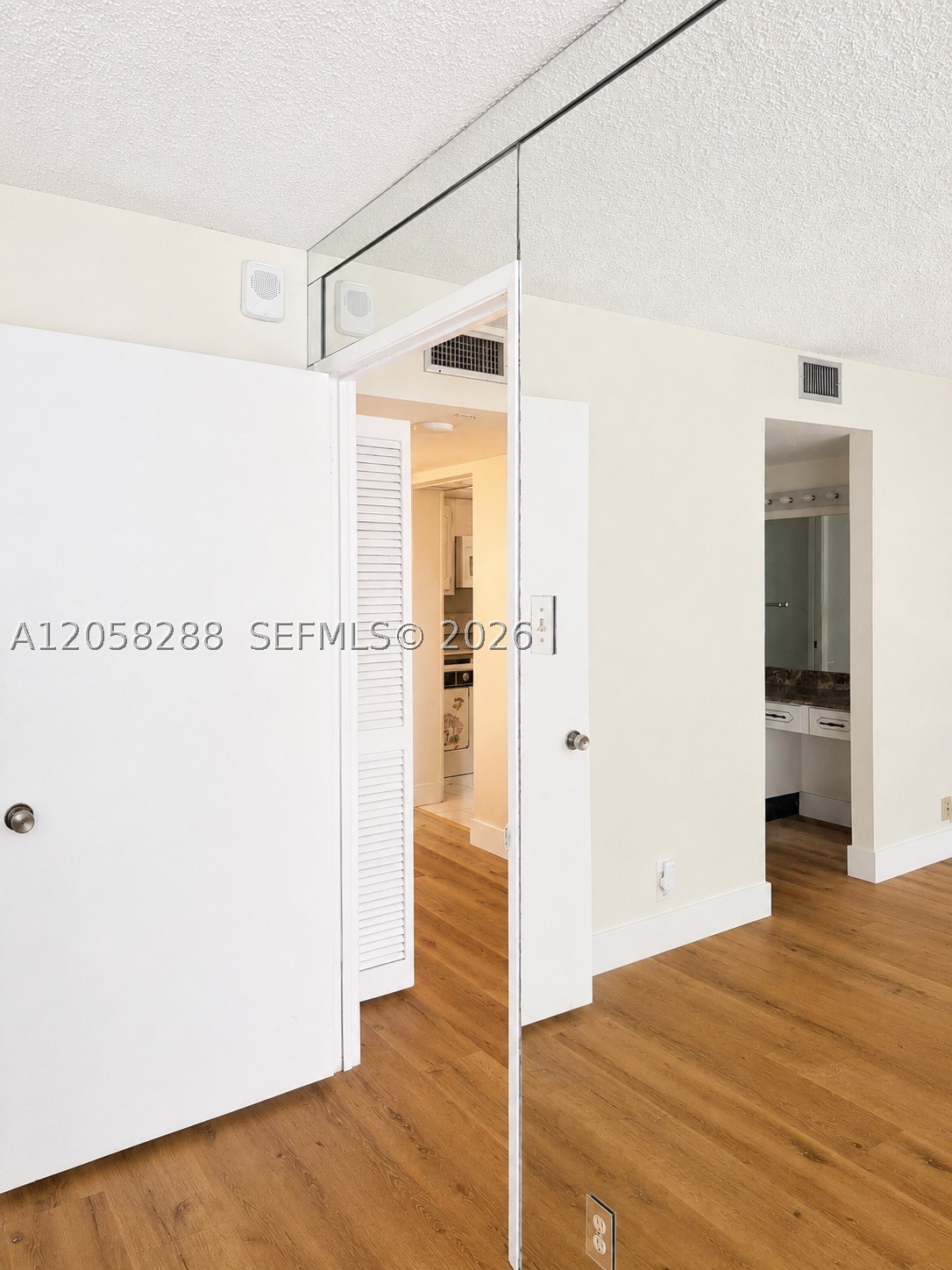 image Brickell Place I2