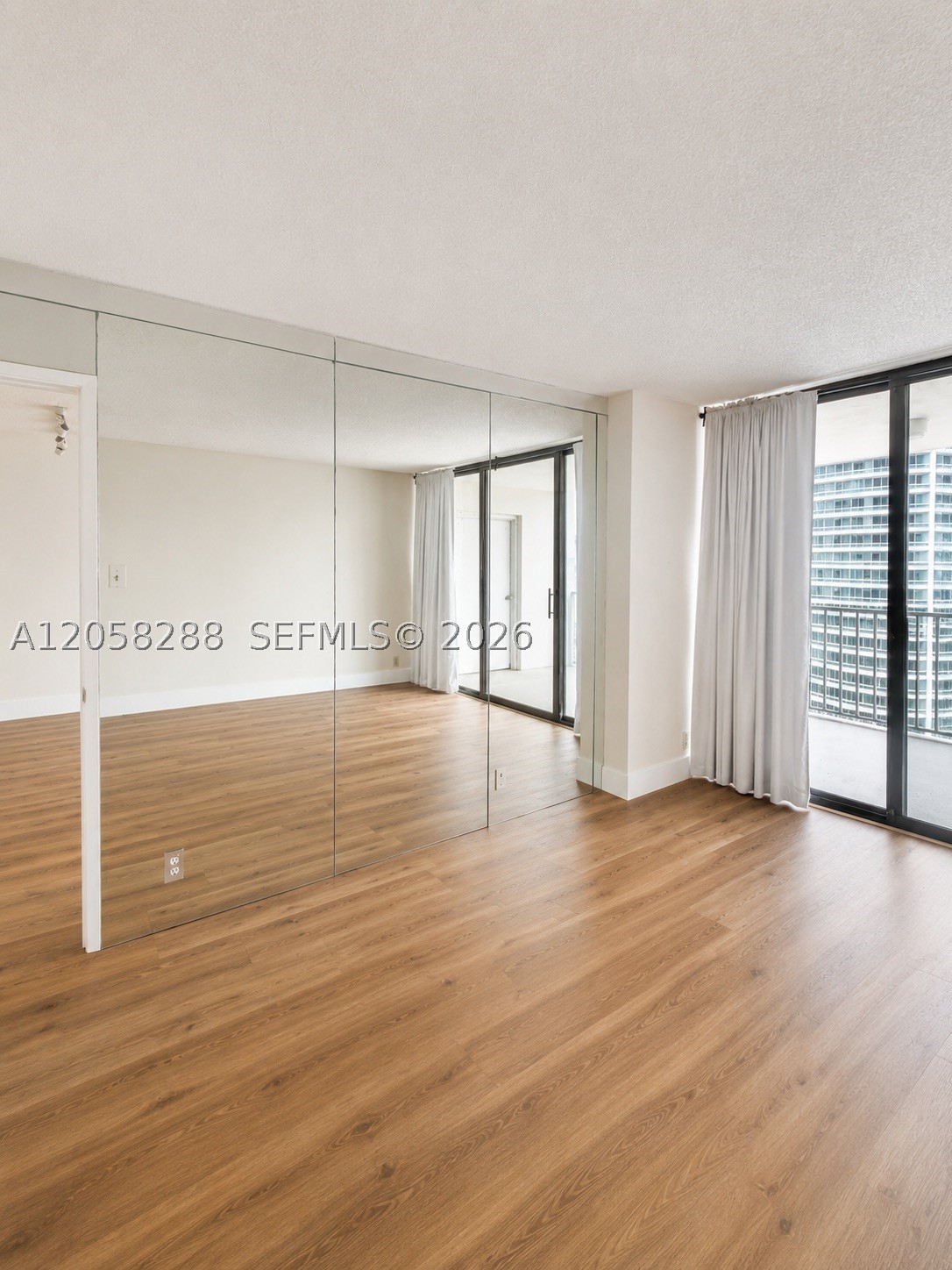 image Brickell Place I5