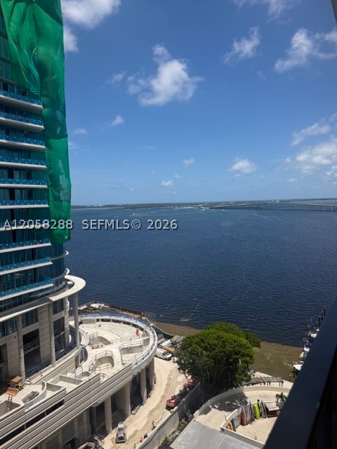 image Brickell Place I8