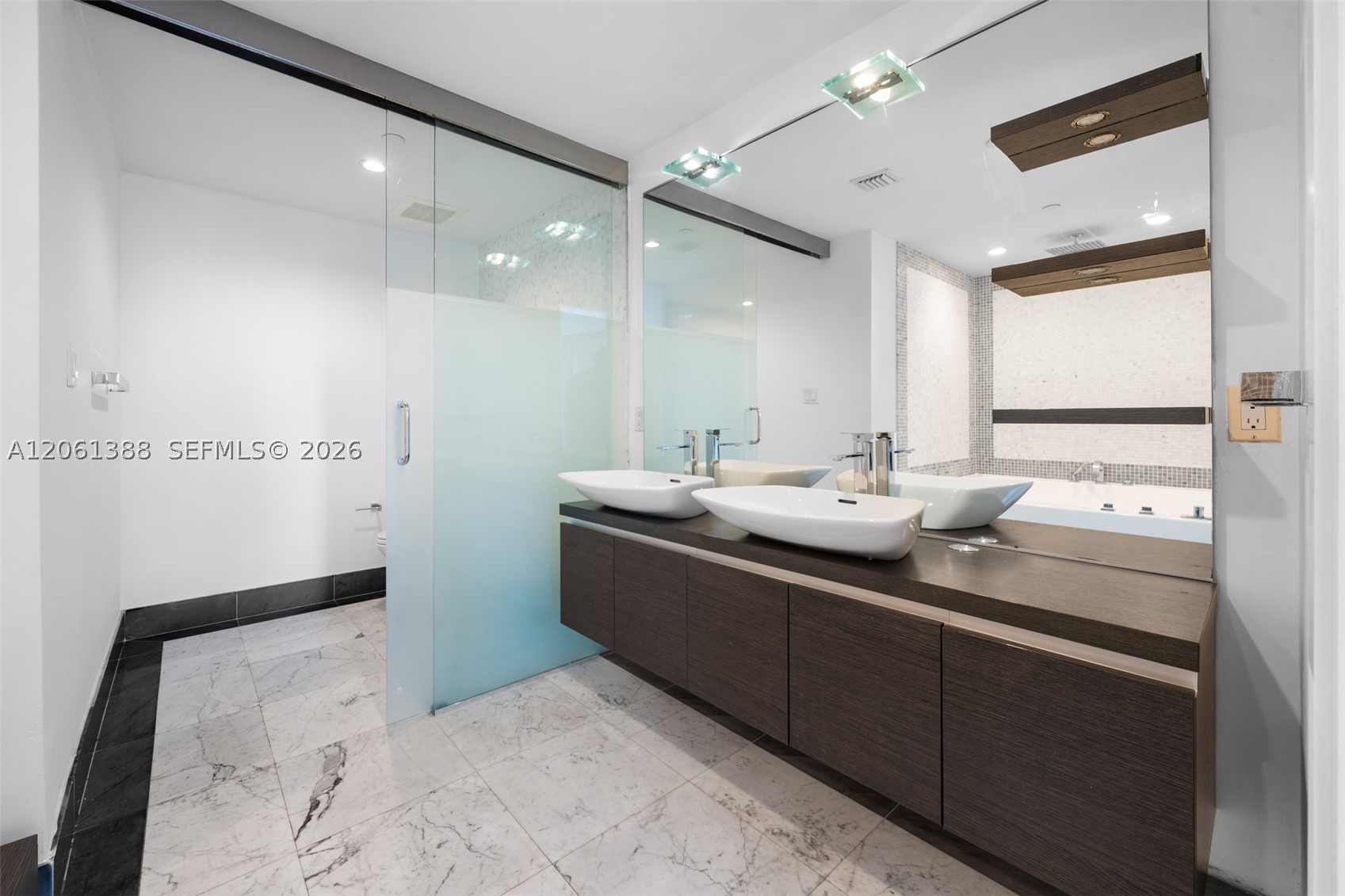 image Epic Residences11