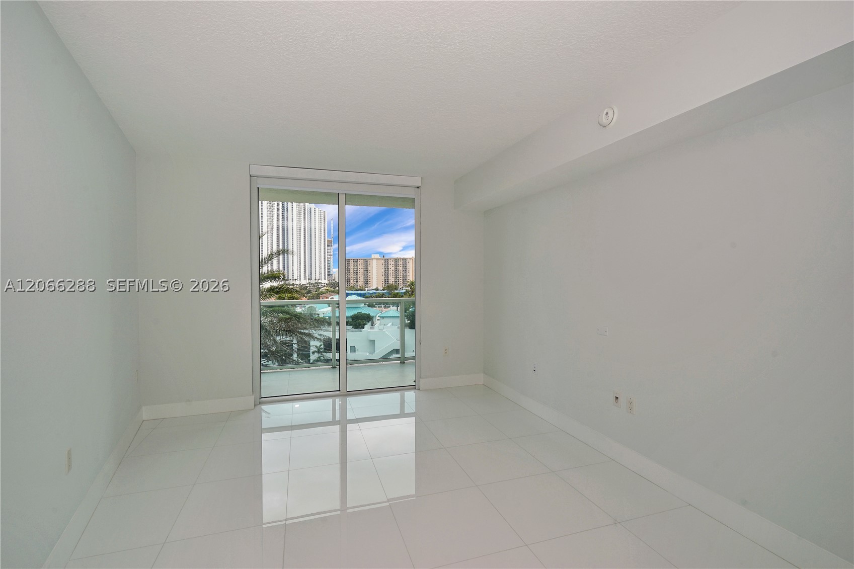 image St Tropez Sunny Isles22