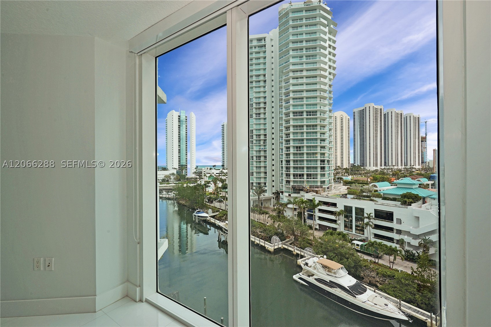 image St Tropez Sunny Isles25