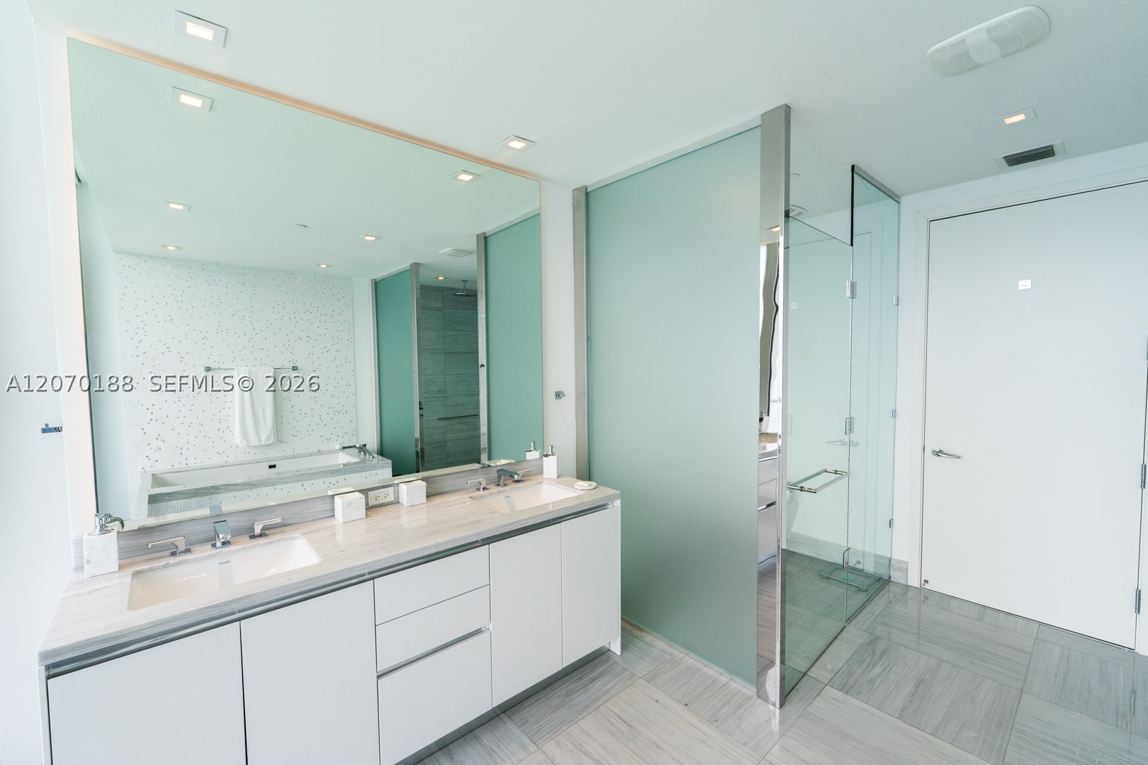 16901 Collins Ave #4201 Sunny Isles Beach, FL 33160