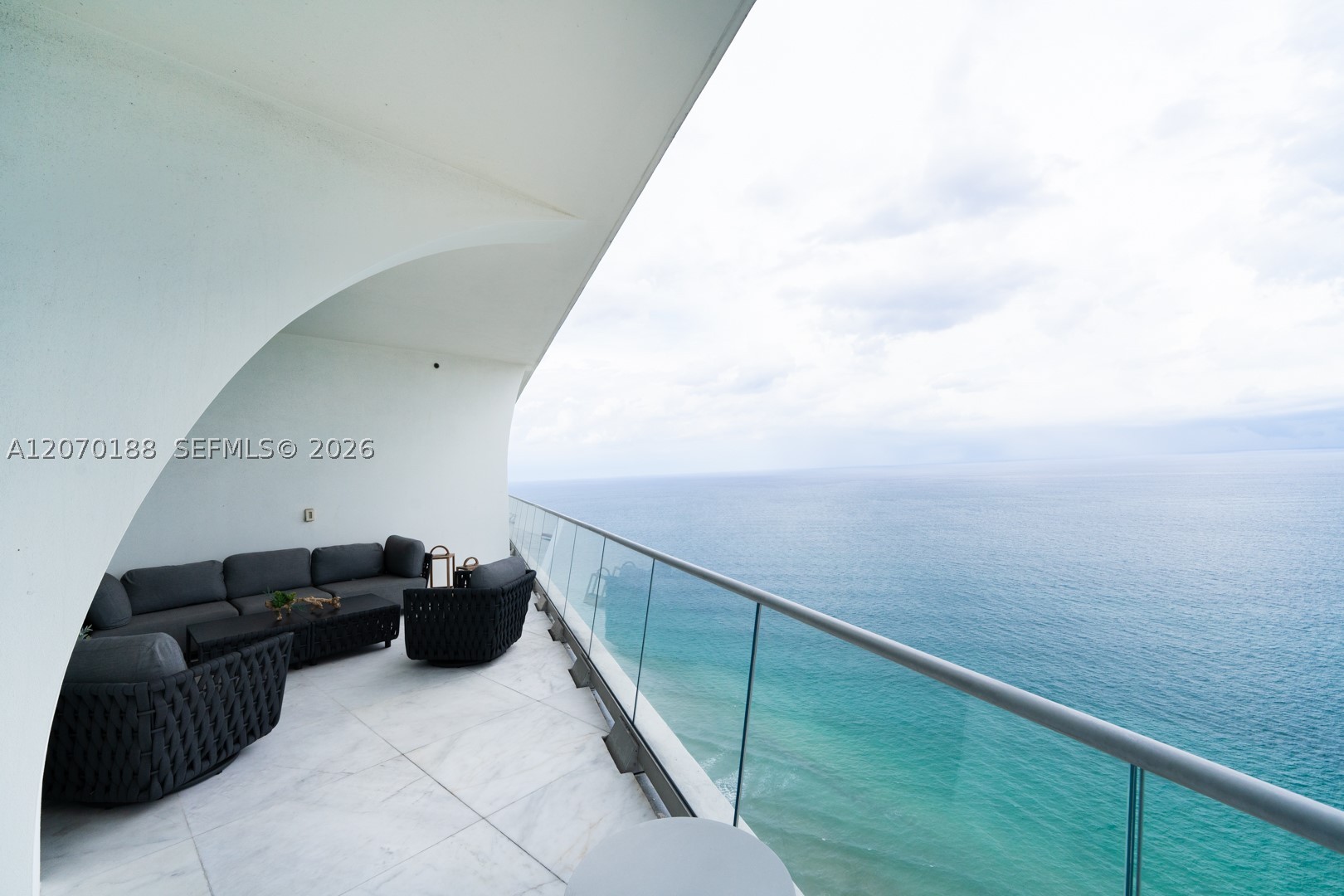 16901 Collins Ave #4201 Sunny Isles Beach, FL 33160