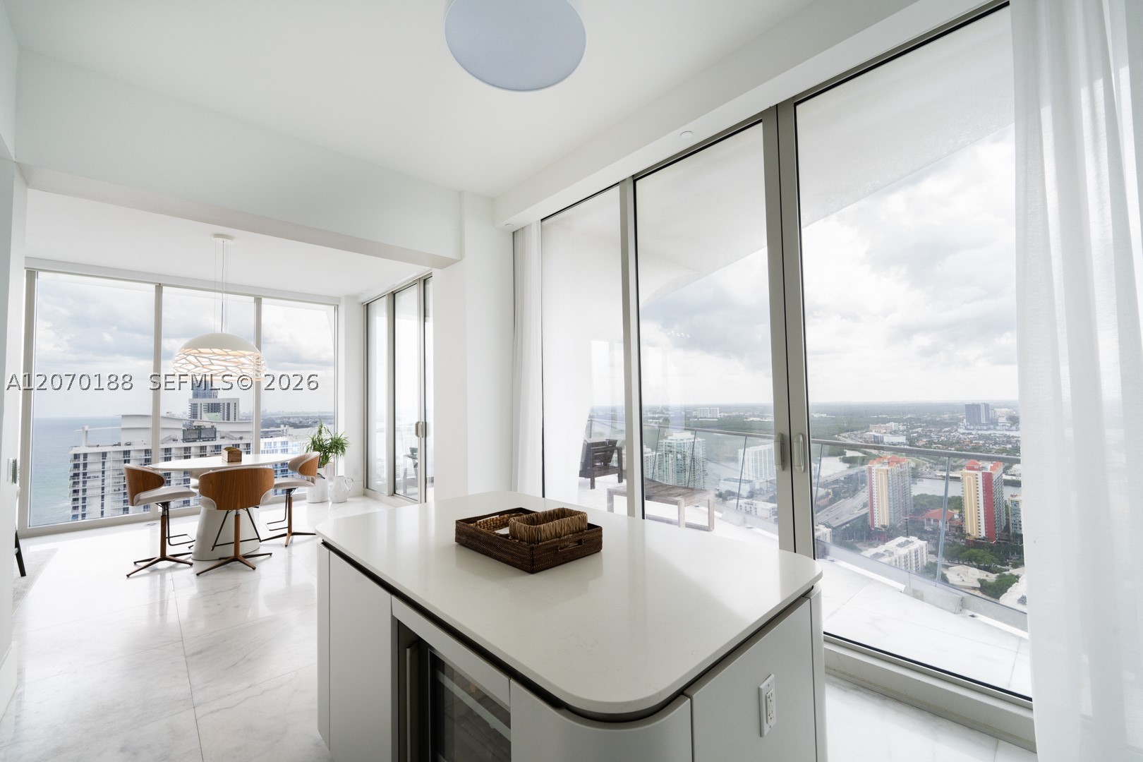 16901 Collins Ave #4201 Sunny Isles Beach, FL 33160