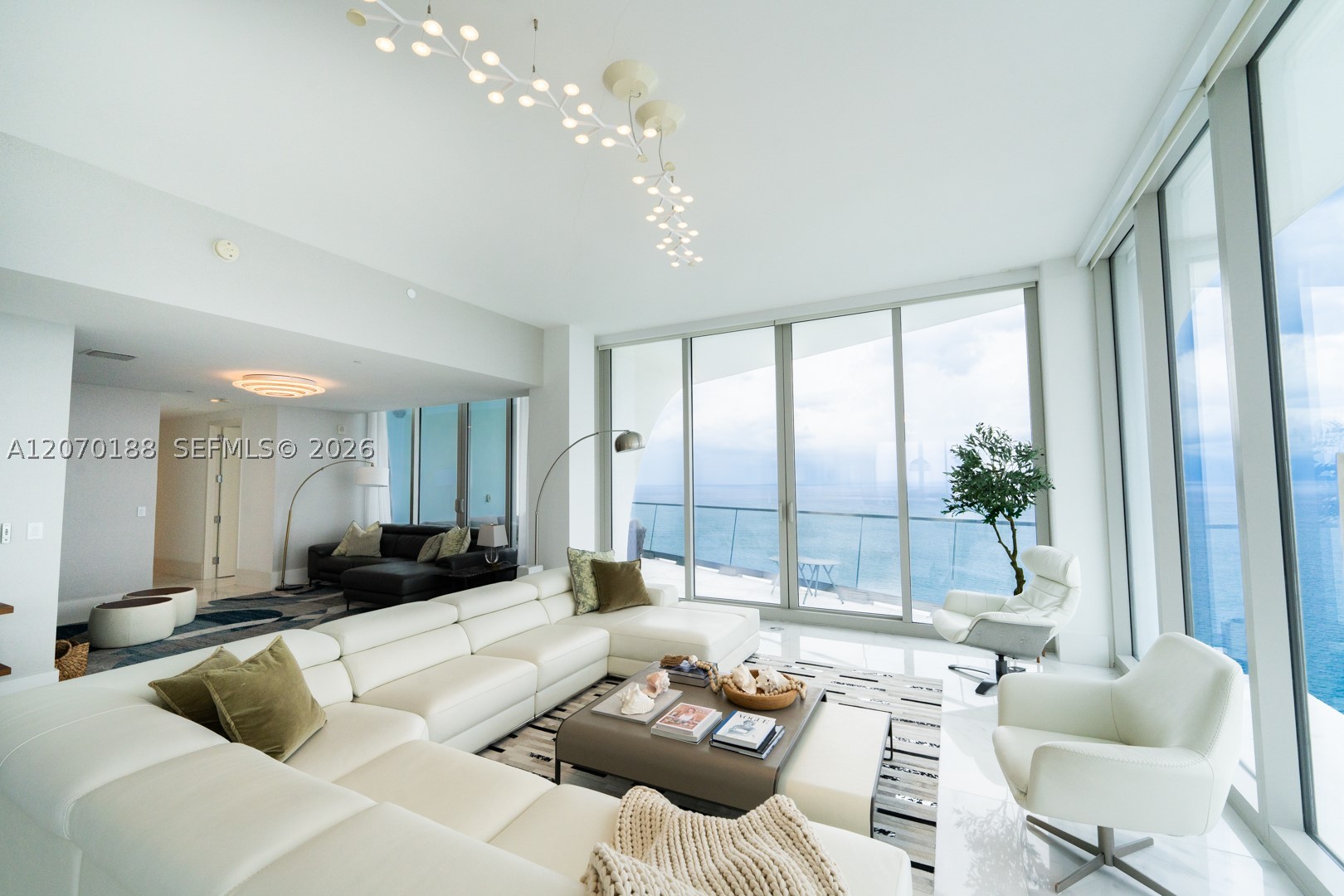 16901 Collins Ave #4201 Sunny Isles Beach, FL 33160