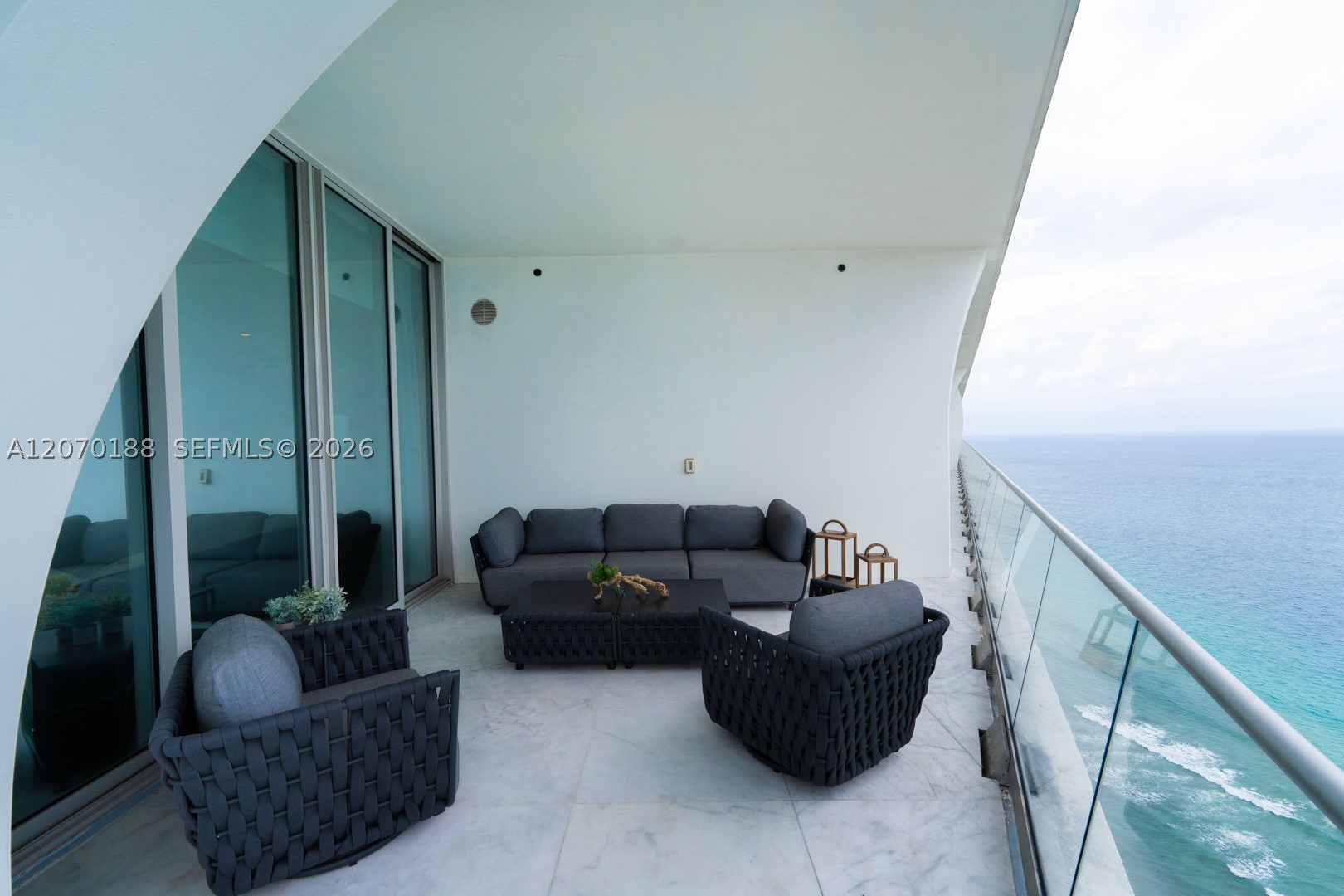 16901 Collins Ave #4201 Sunny Isles Beach, FL 33160